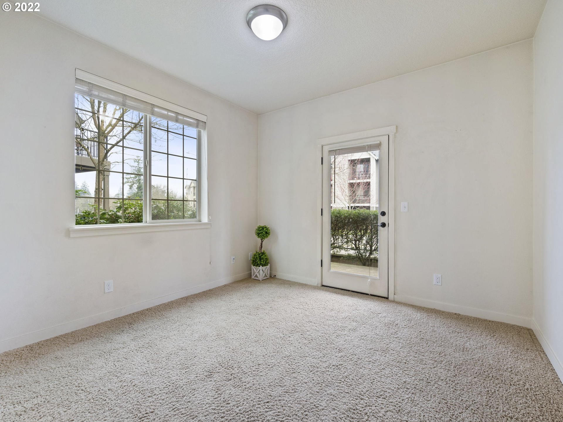 Photo #4: 22207299 Listing 