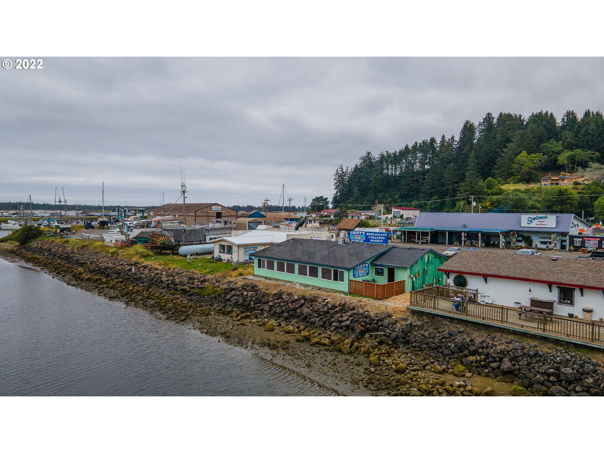 142 BAY FRONT LOOP, Winchester Bay, OR 97467