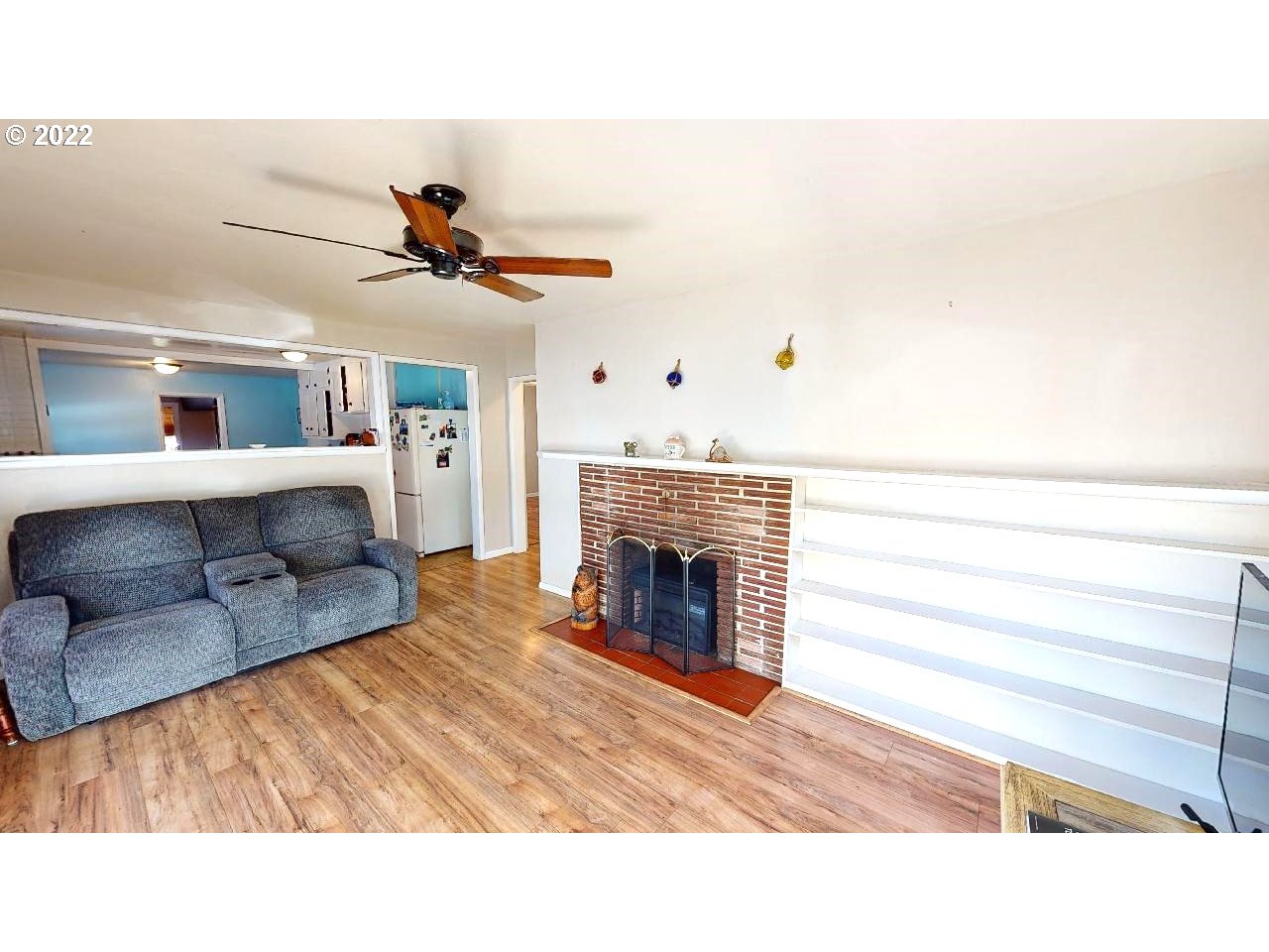 Living Room-Fireplace