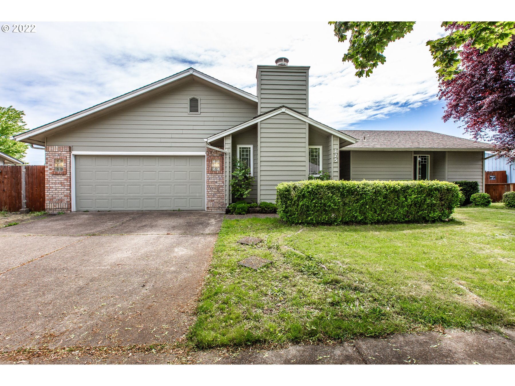 Beautiful updated single story home in great location in the heart of Springfield near shopping, stores and freeway. This home features newer flooring throughout, a cozy fireplace, granite tile countertops, lots of cupboard space, a large kitchen and dining area, a primary suite, large closets and more! All of this with a private backyard featuring a large covered deck, storage shed, and garden area.