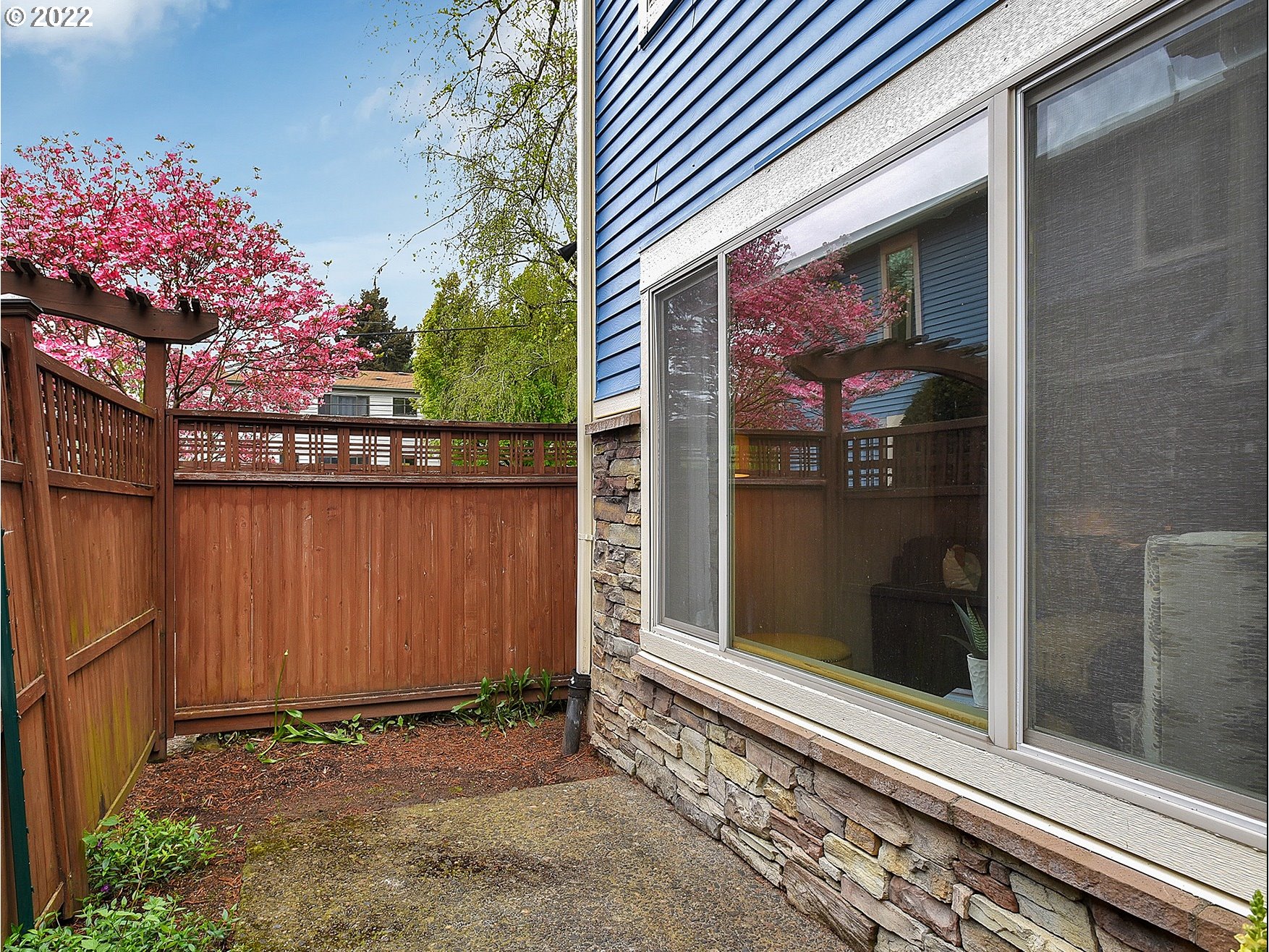 Photo #2: 22230064 Listing 