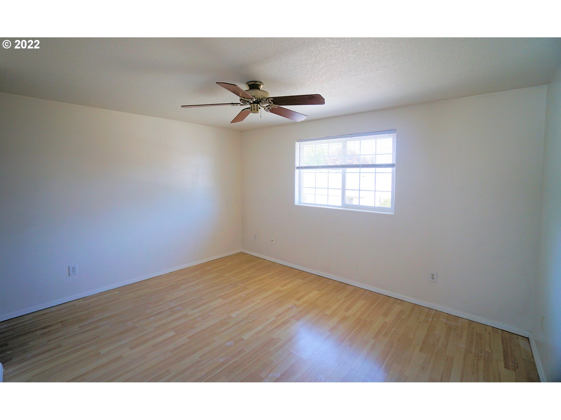 Photo #4: 22232423 Listing 