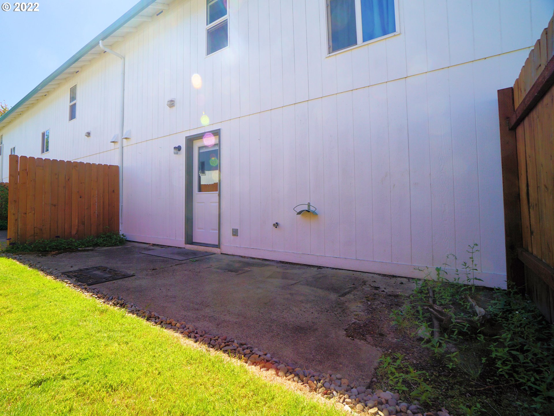 Photo #3: 22232423 Listing 