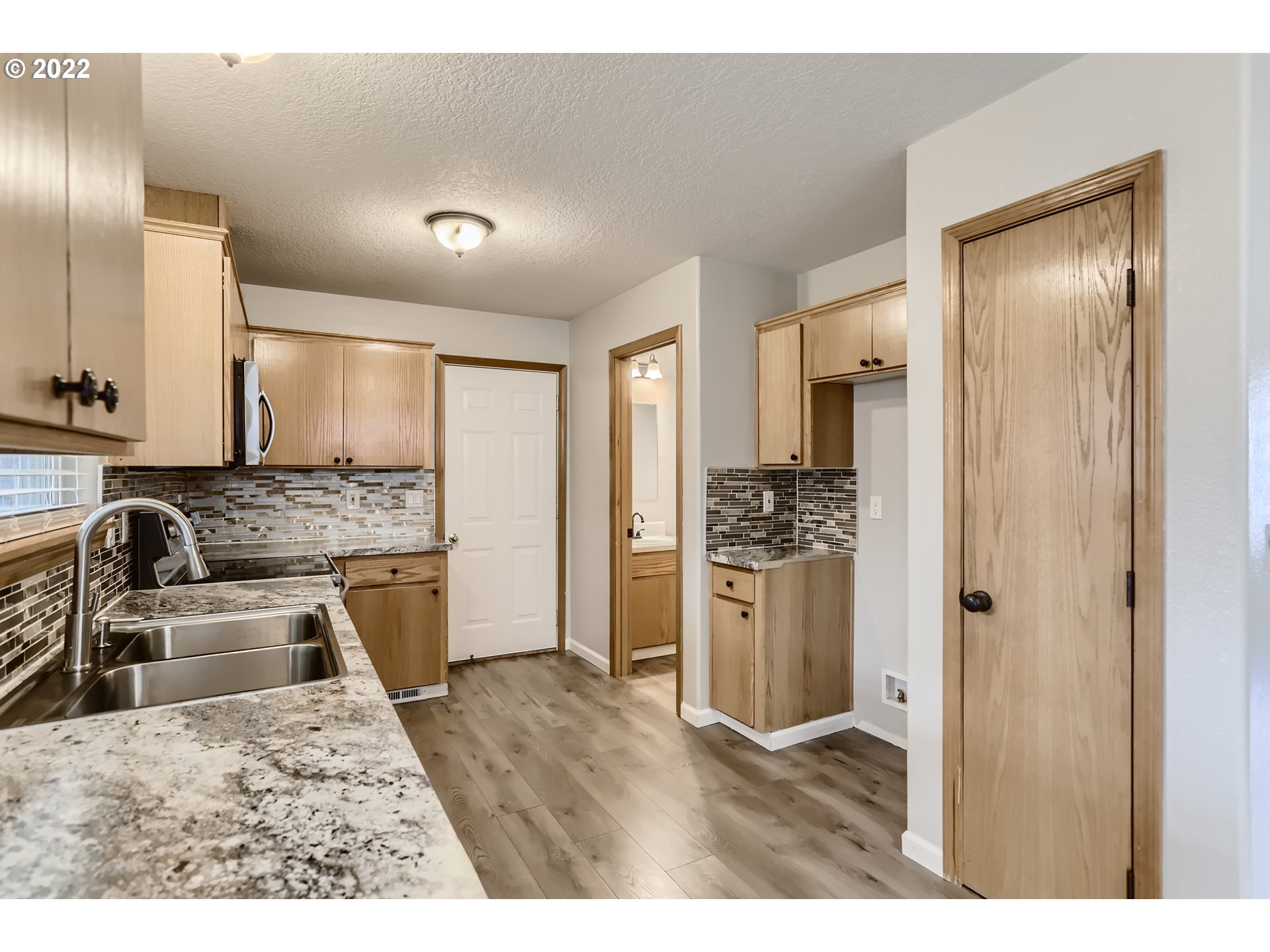 Photo #4: 22233836 Listing 