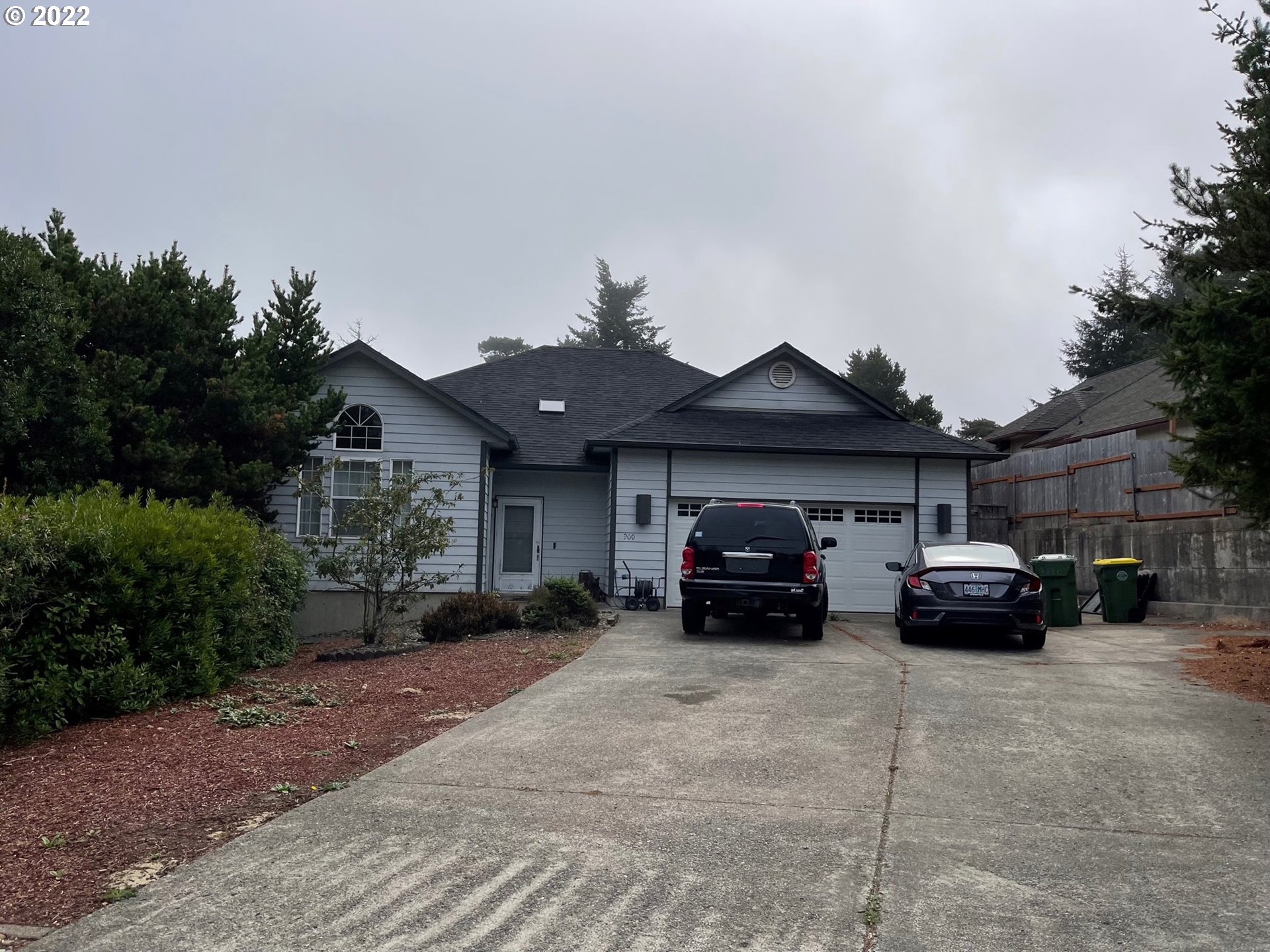 900 8TH ST, Florence, OR 97439