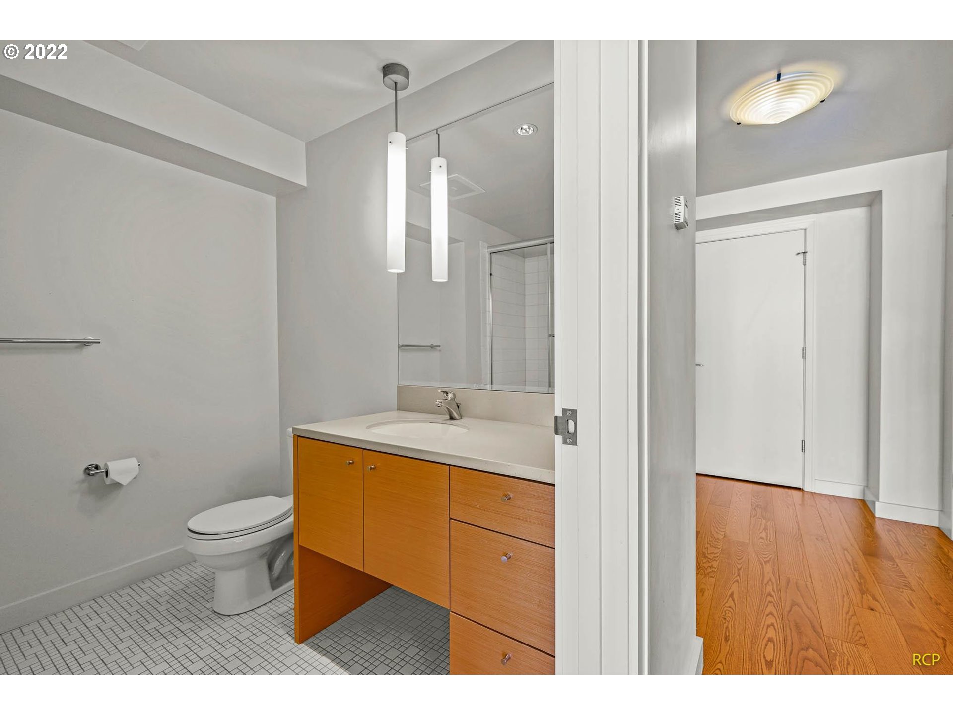 Photo #5: 22255491 Listing 