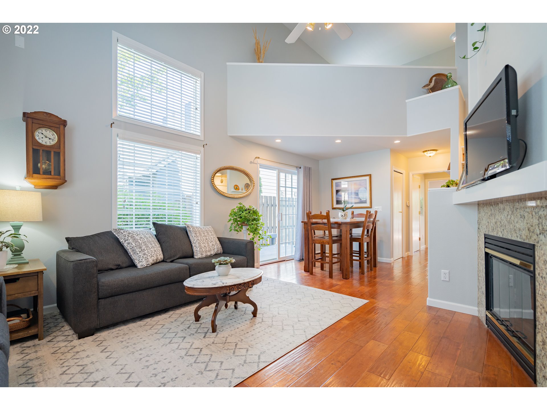 Photo #2: 22255588 Listing 