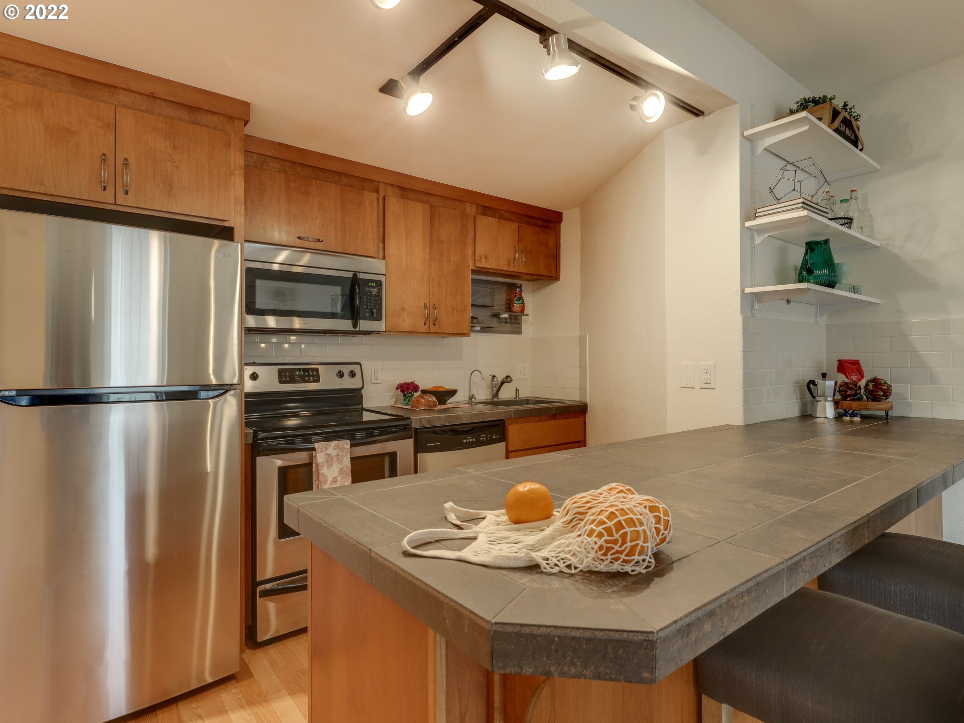 Photo #6: 22268722 Listing 