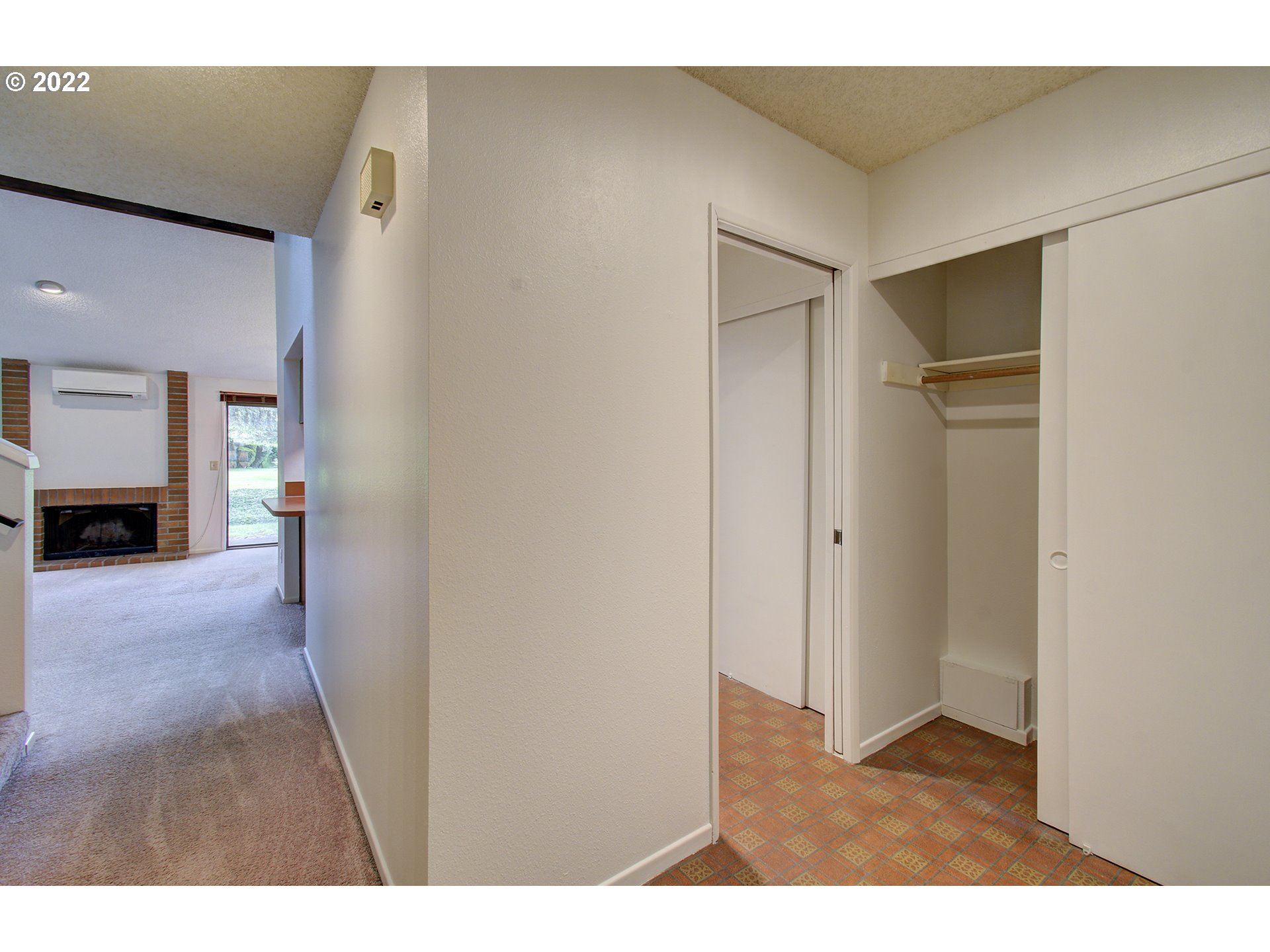 Photo #6: 22271441 Listing 