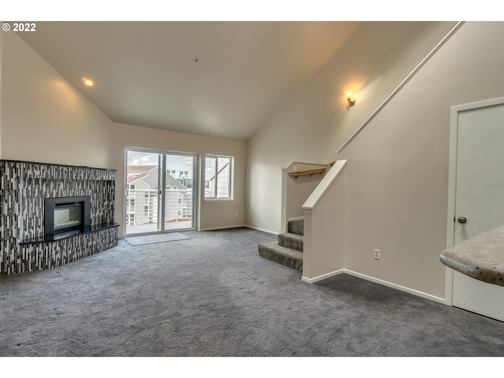 Photo #3: 22272328 Listing 