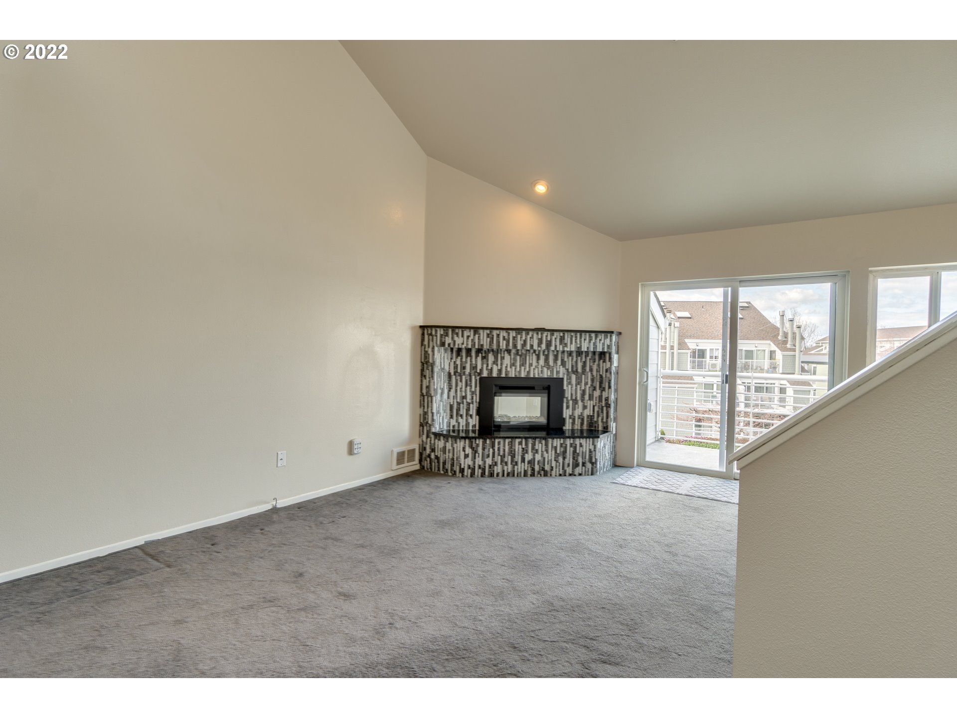 Photo #4: 22272328 Listing 