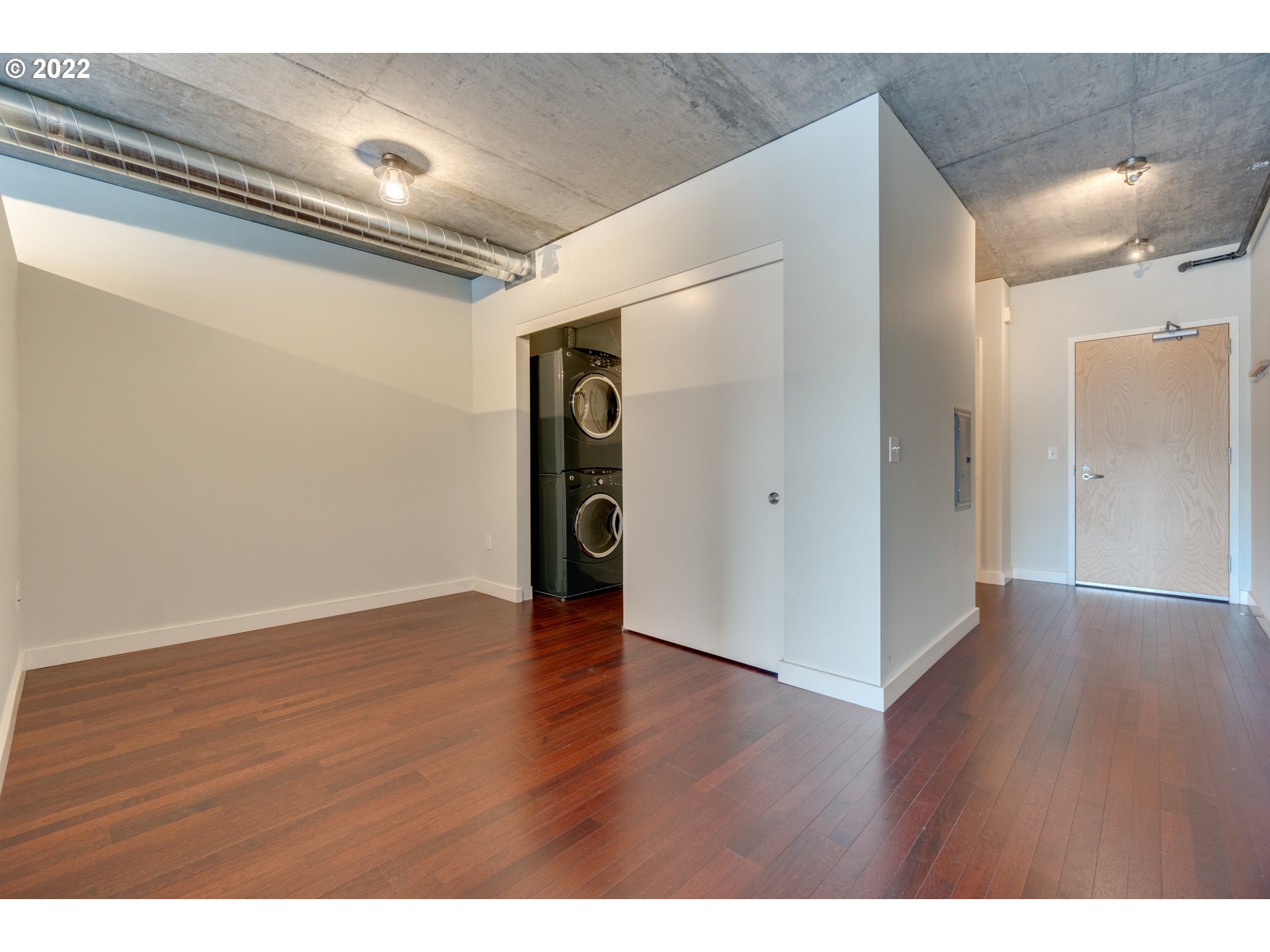 Photo #5: 22273184 Listing 