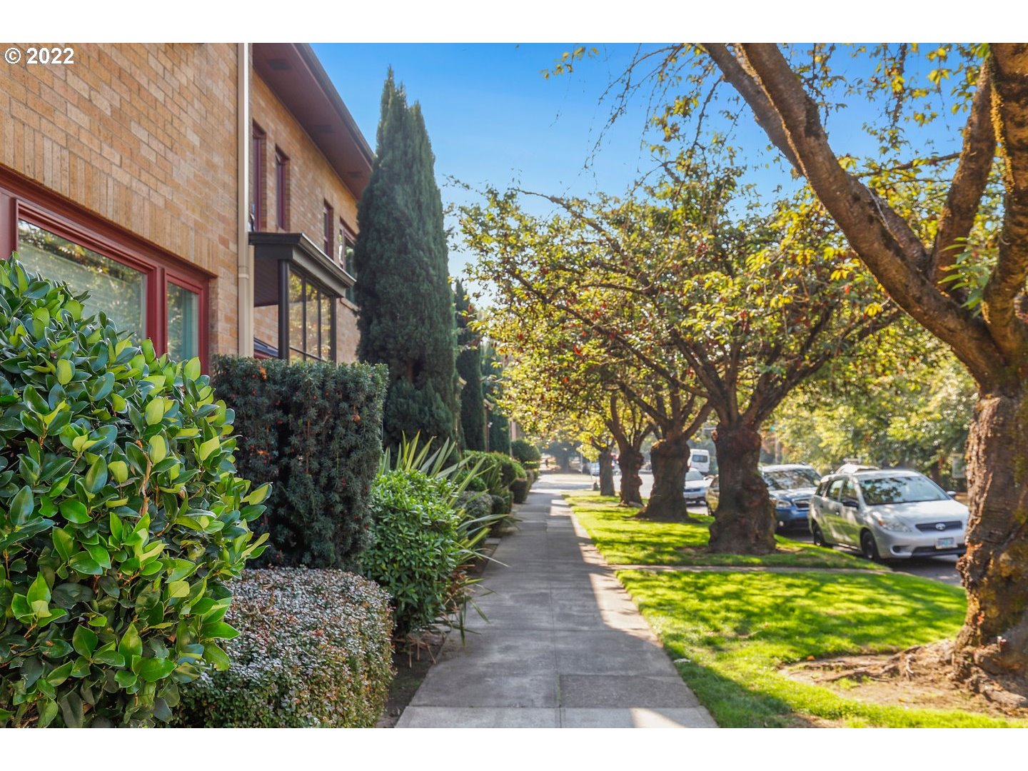 Photo #2: 22276099 Listing 