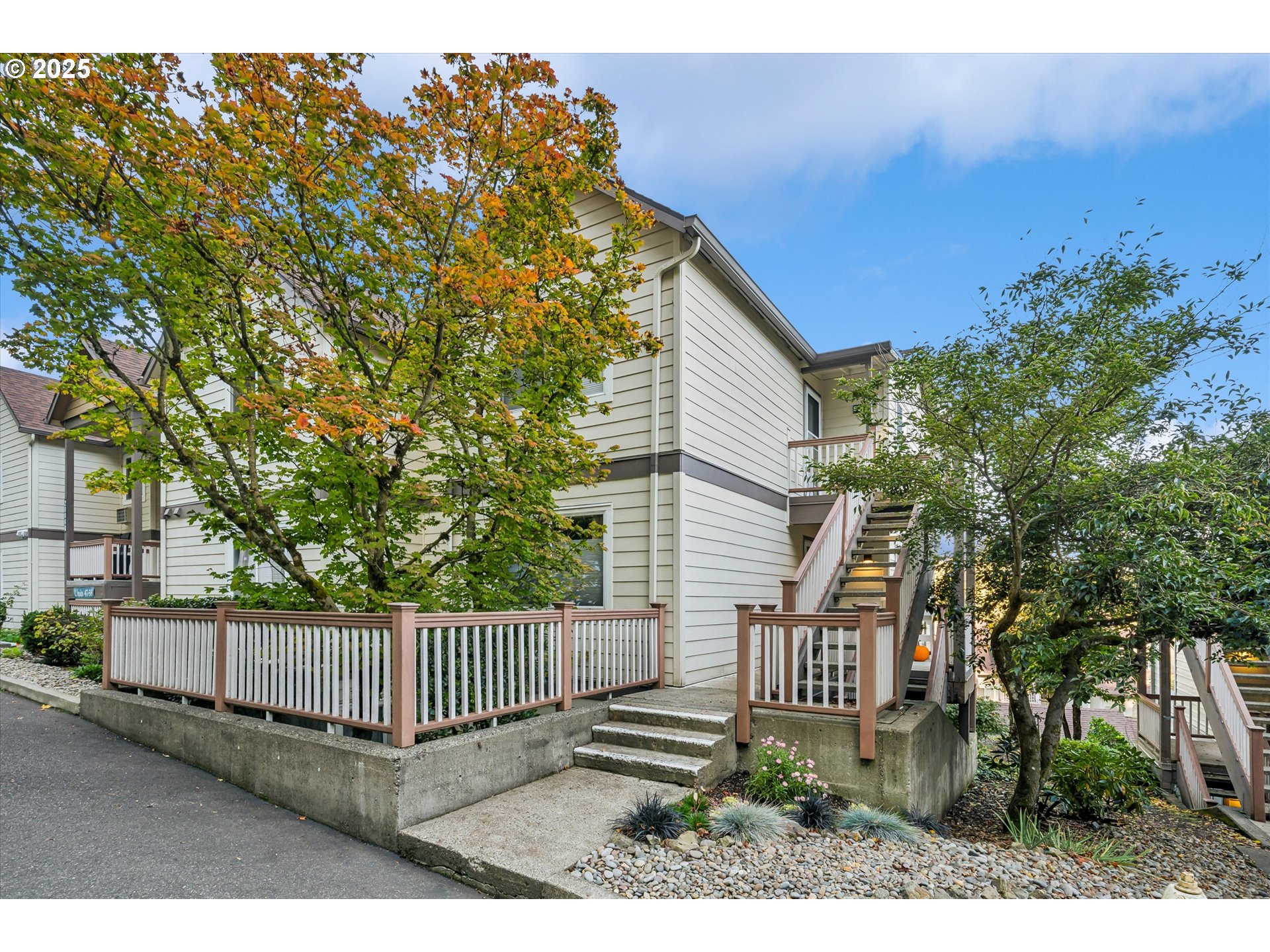 Photo #2: 222800807 Listing 