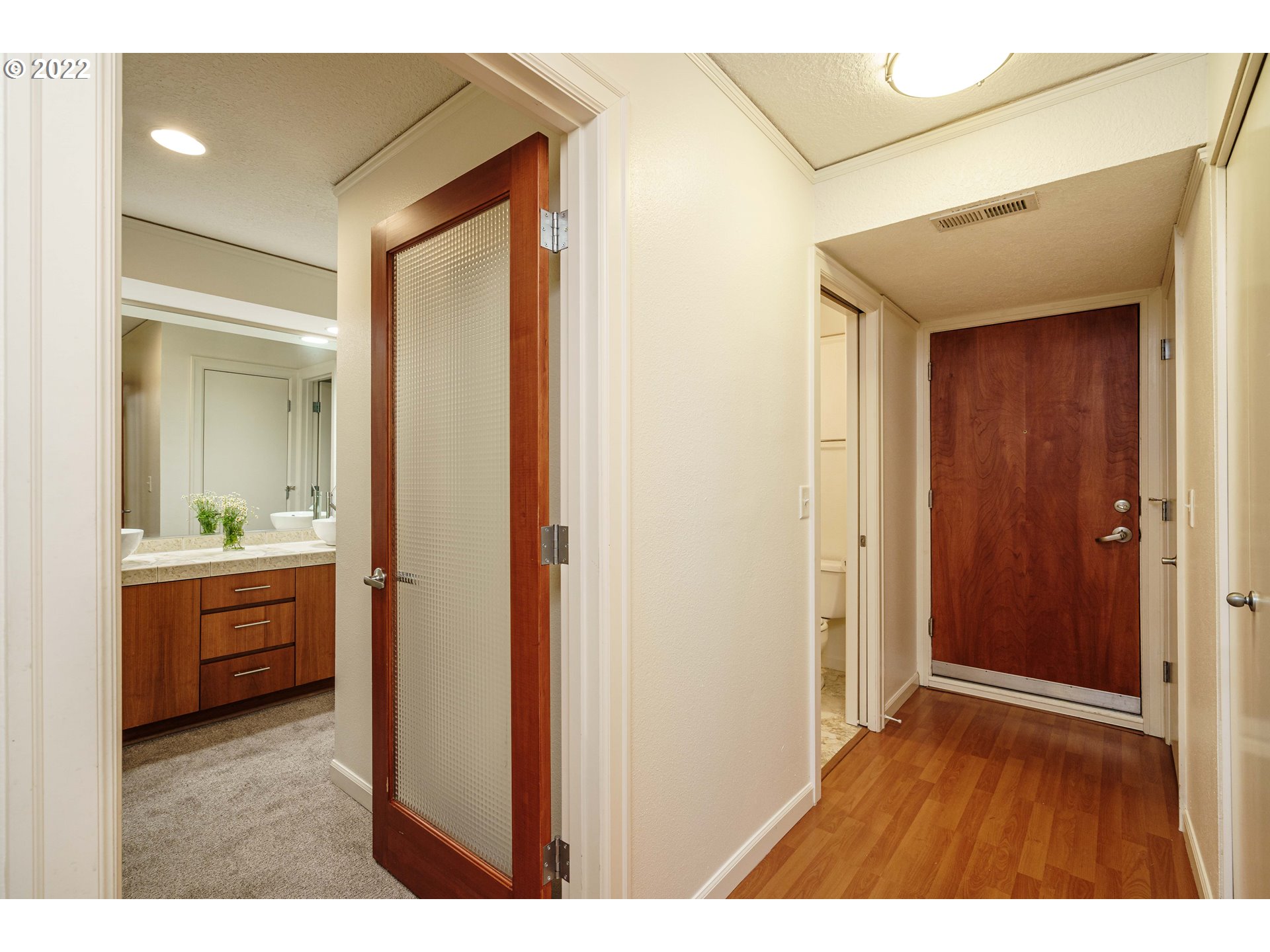 Photo #6: 22282334 Listing 