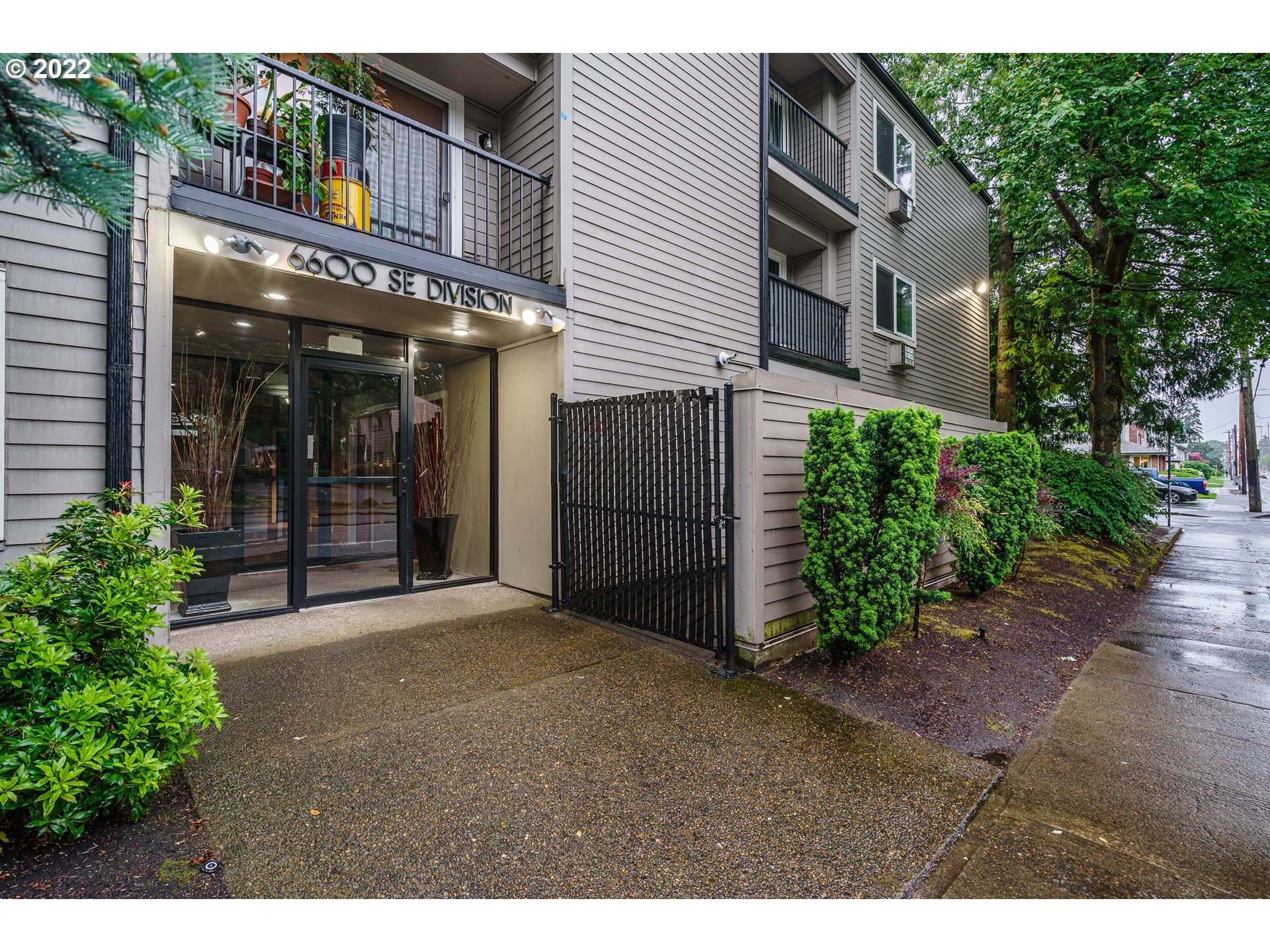 Photo #2: 22282334 Listing 