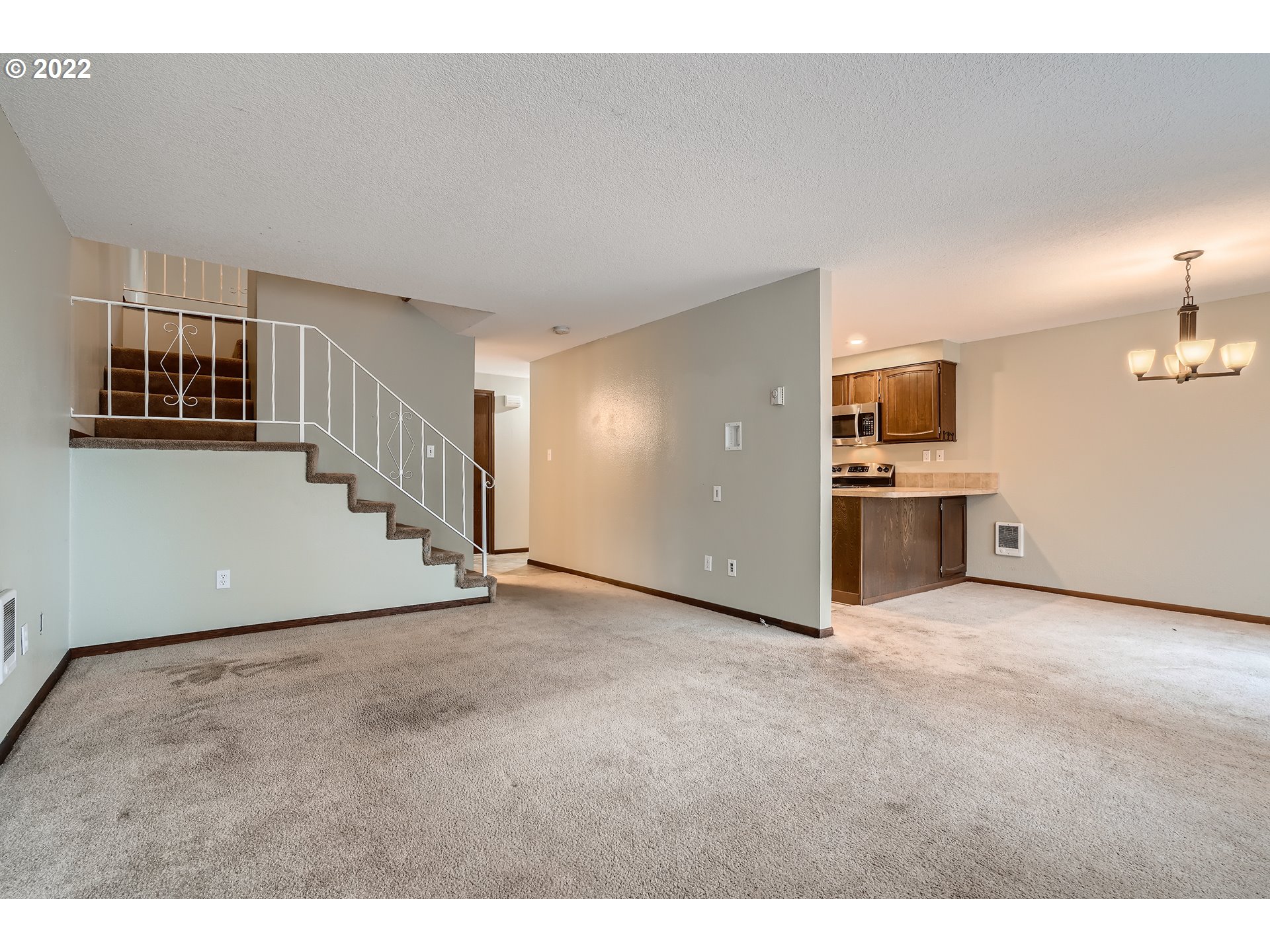 Photo #2: 22283936 Listing 