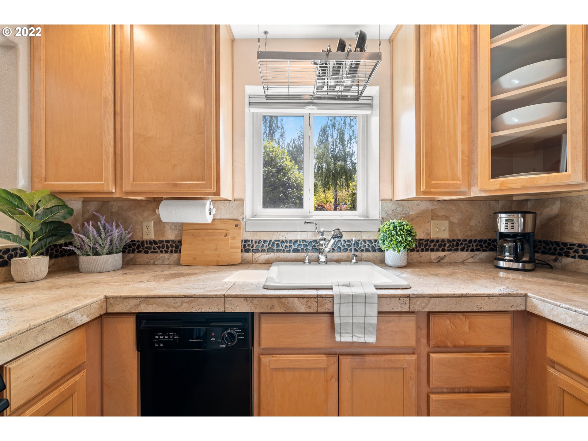 Photo #2: 22285335 Listing 
