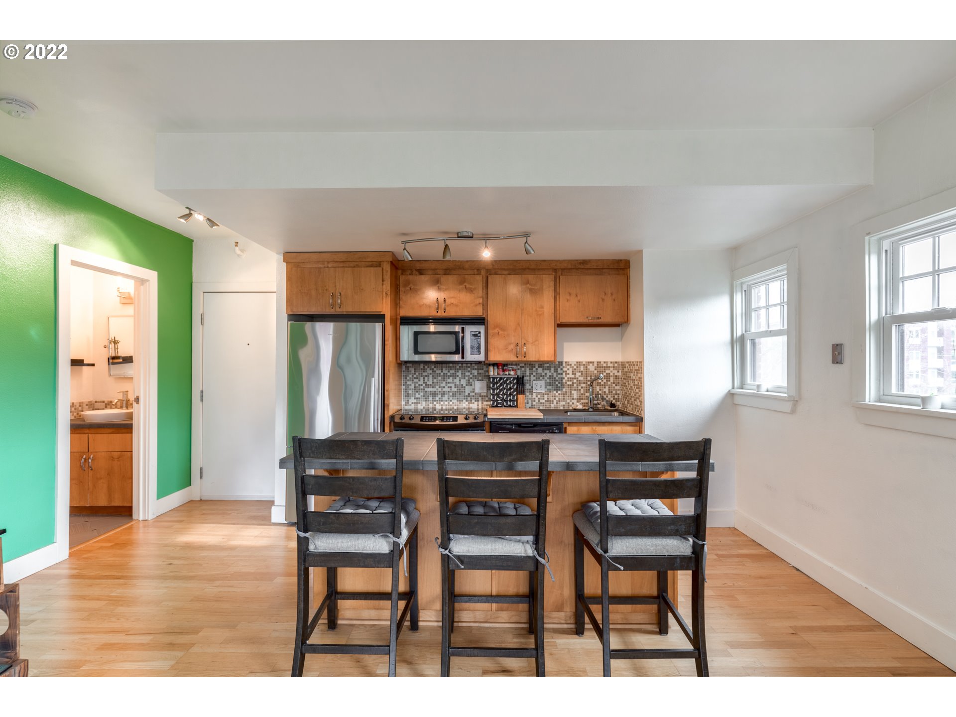 Photo #6: 22291920 Listing 