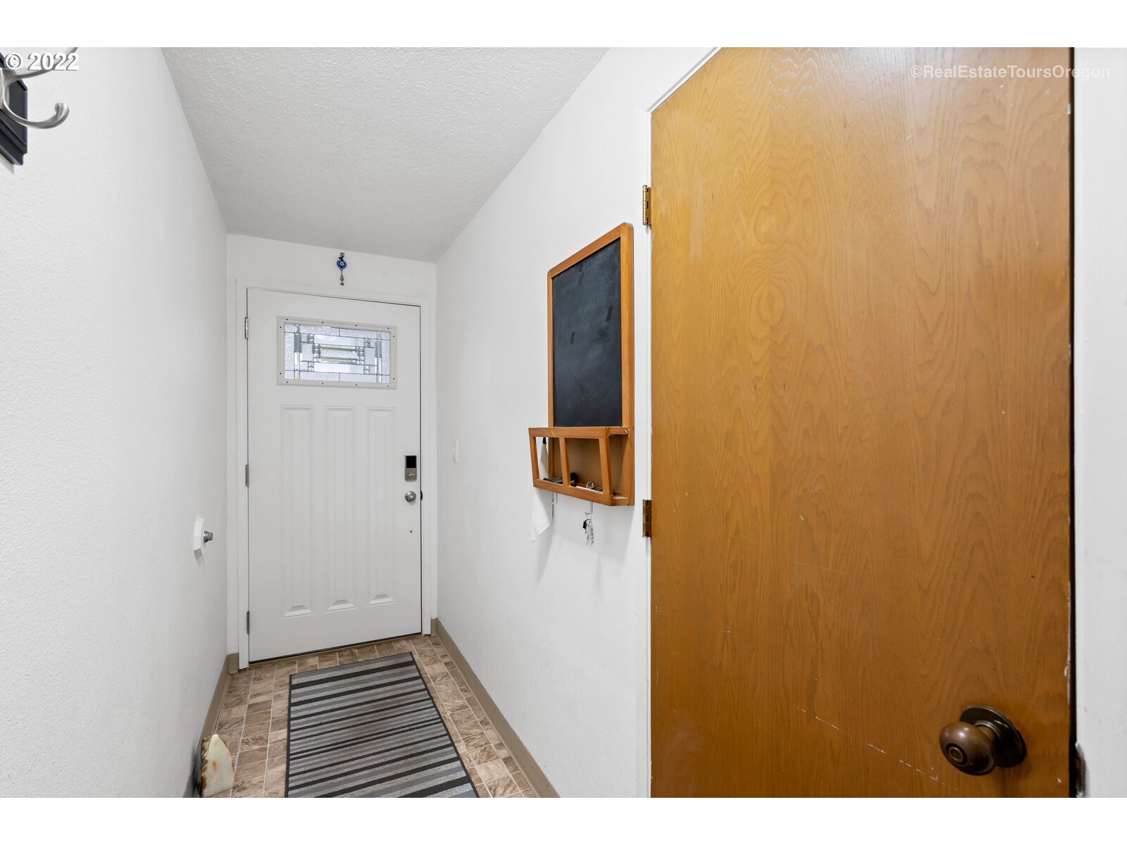 Photo #2: 22301404 Listing 
