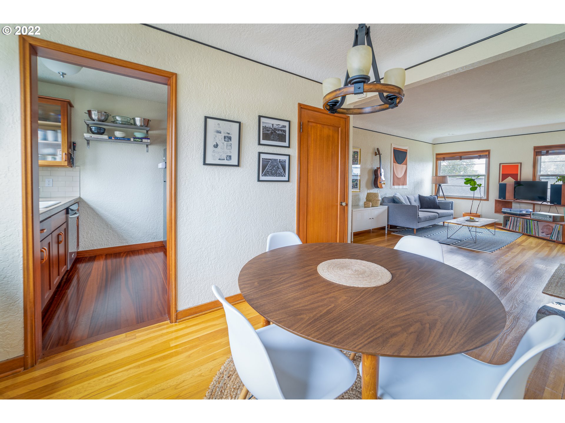 Photo #6: 22310225 Listing 