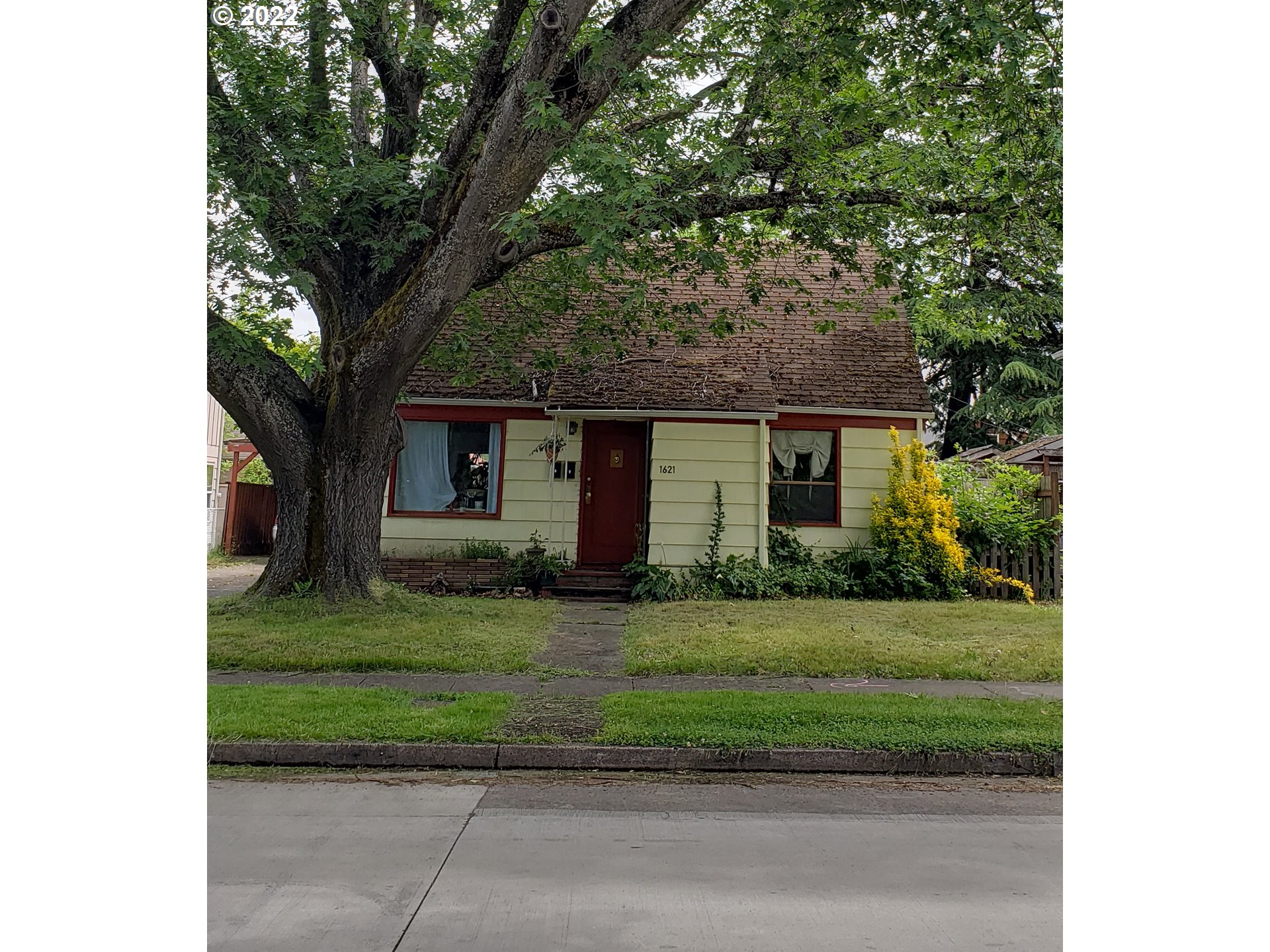 Great Opportunity for a centrally located duplex with great rental history and future potential. Shown by appointment only. Potential to assume existing loan with note holders permission. Duplex is sold in as is condition.