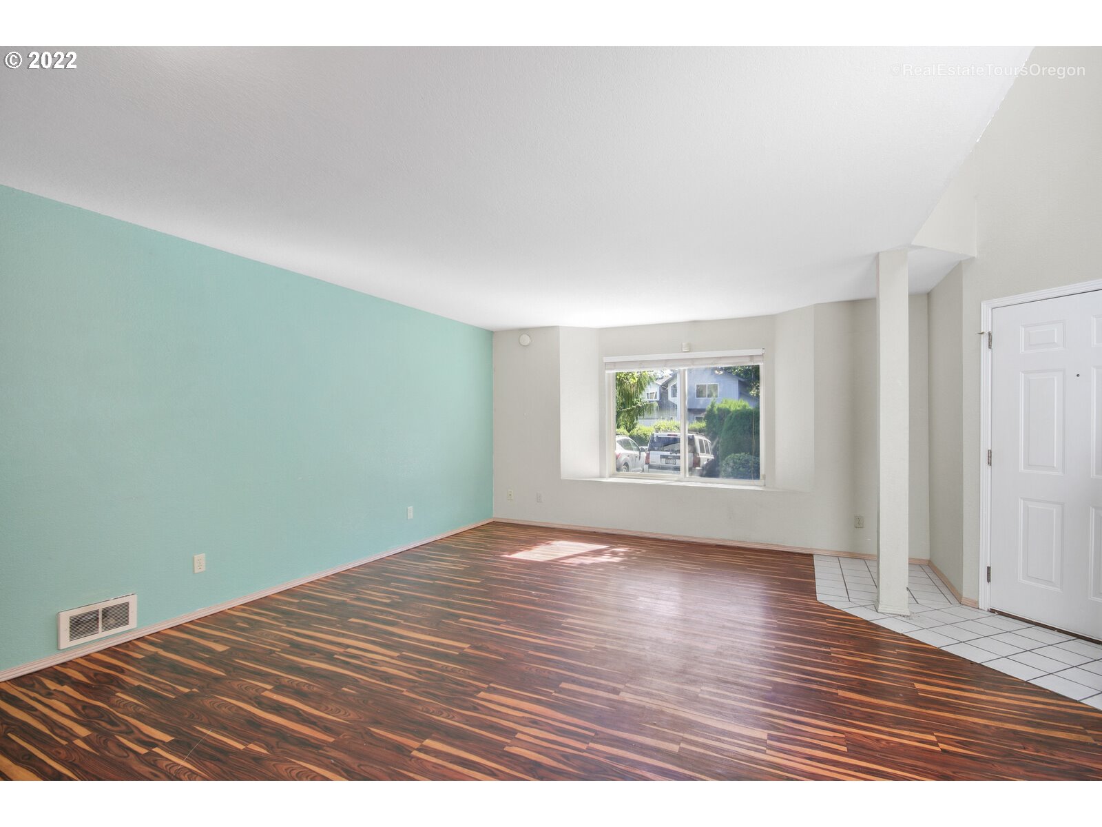 Photo #4: 22314721 Listing 