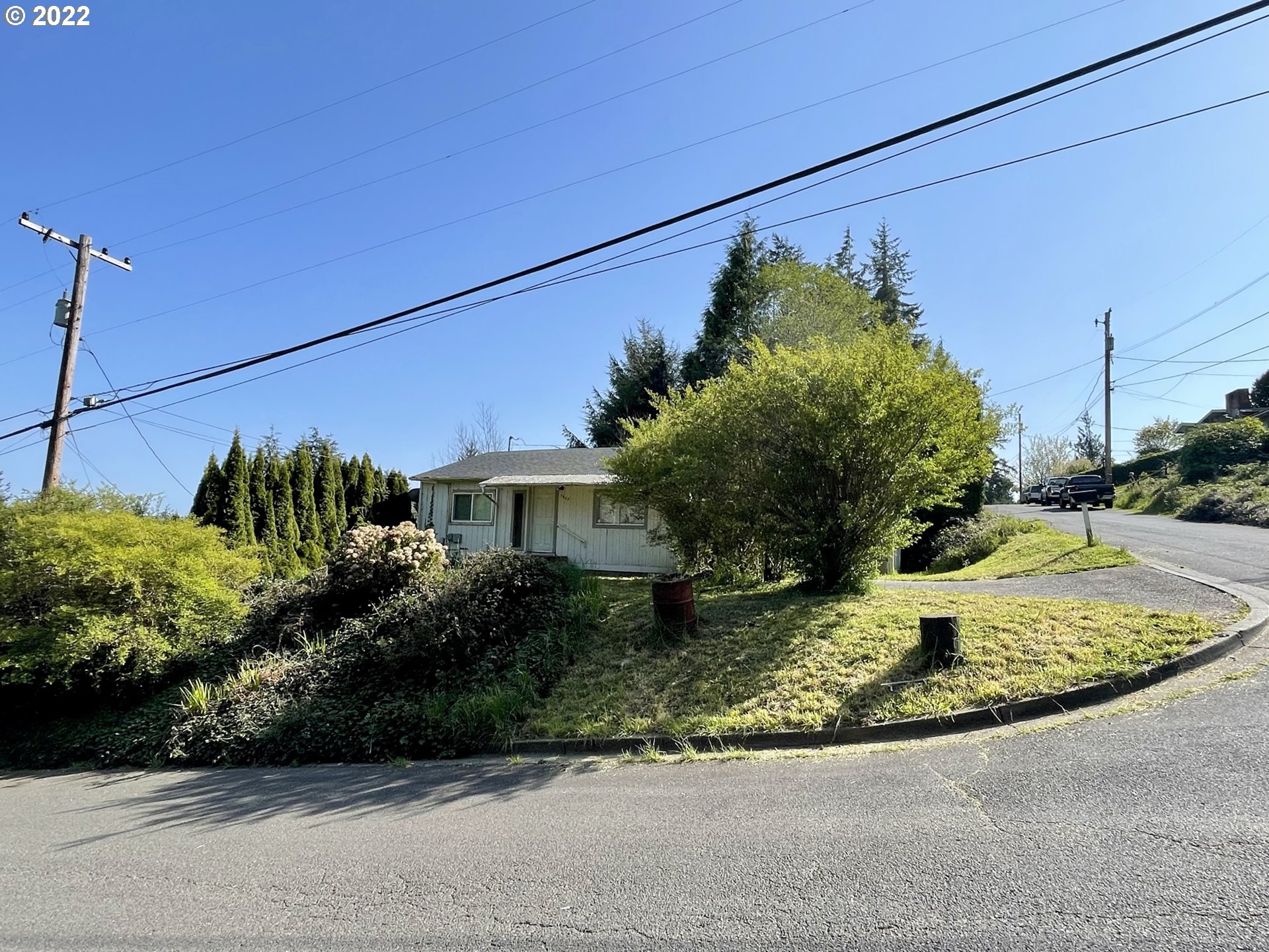 1925 CALIFORNIA AVE, Coos Bay, OR 97420