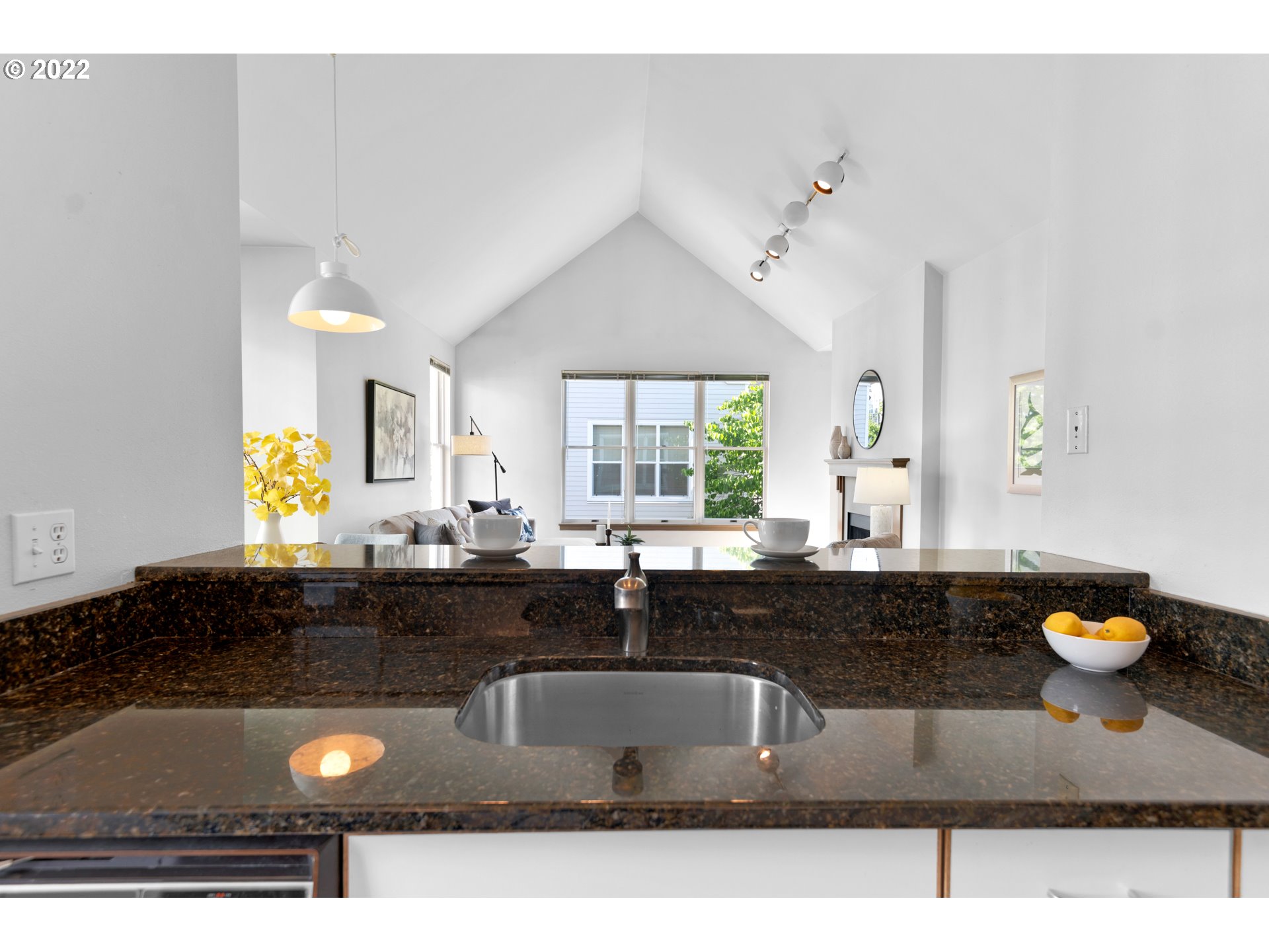 Photo #5: 22324638 Listing 