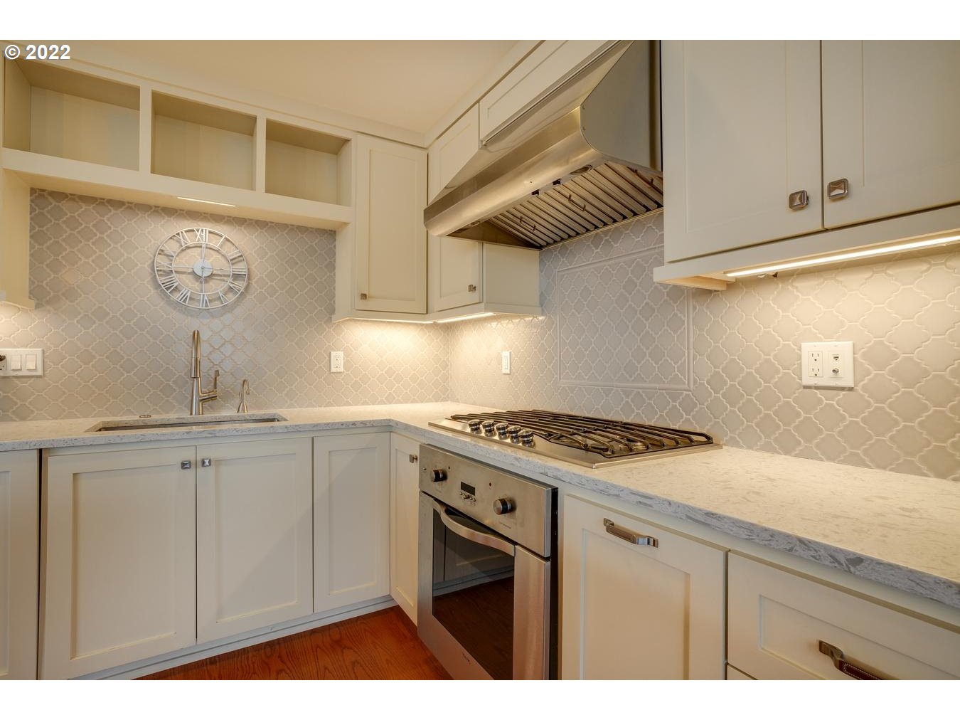 Photo #5: 22333957 Listing 
