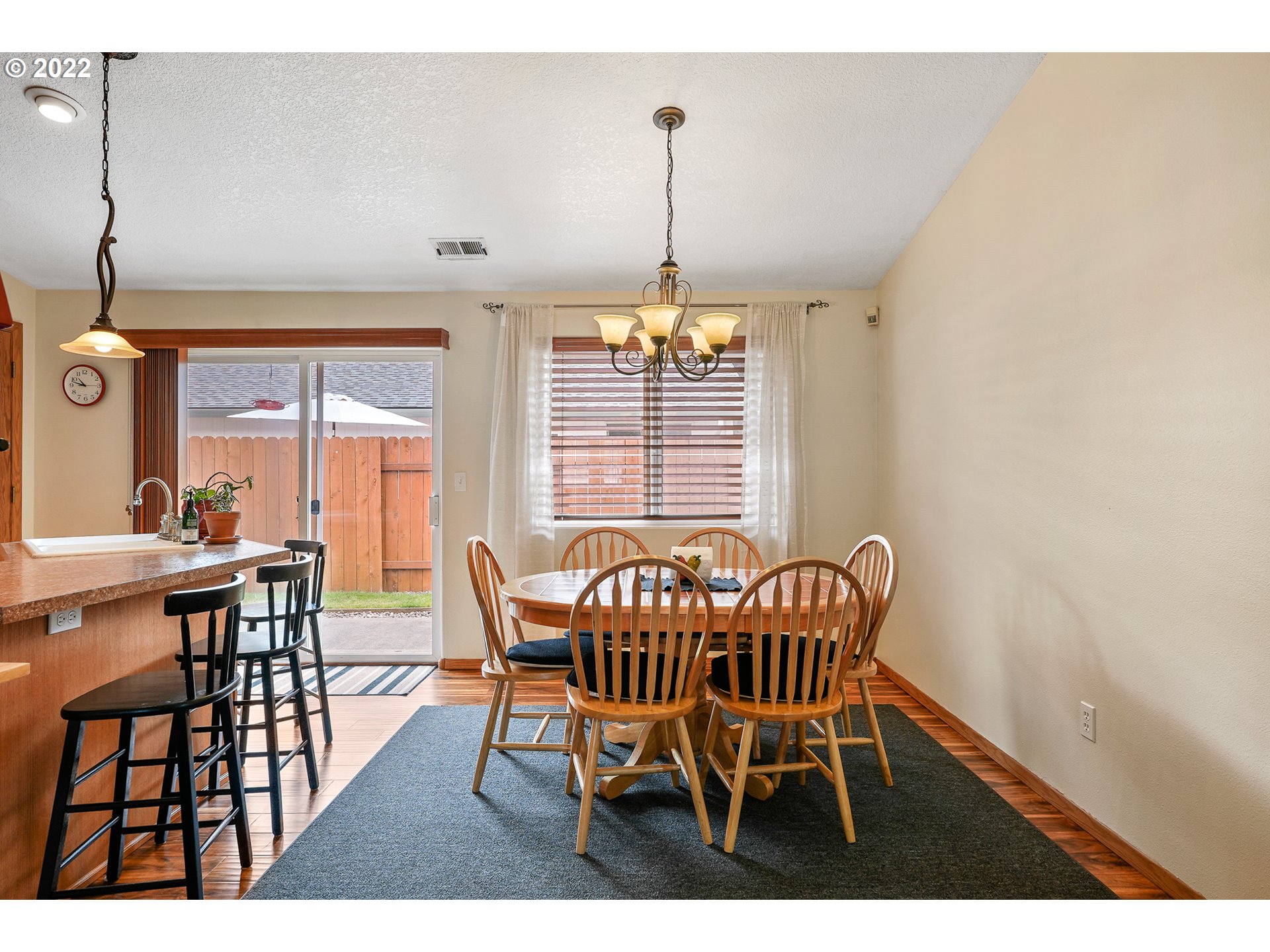 Photo #5: 22343215 Listing 