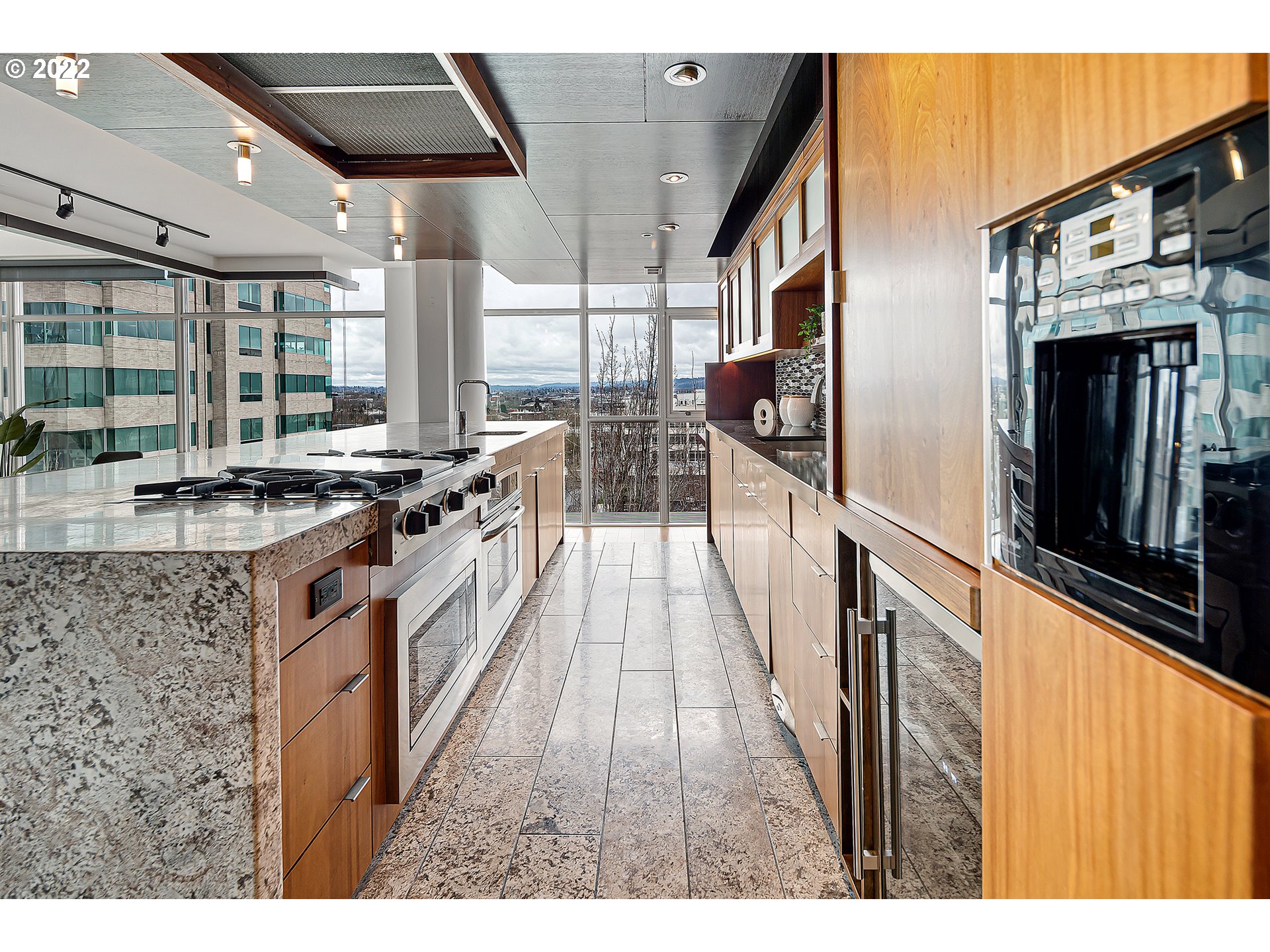 Photo #3: 22347884 Listing 