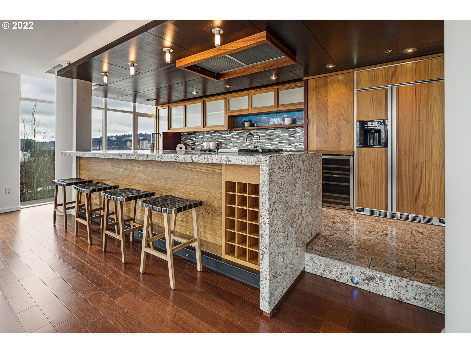 Photo #4: 22347884 Listing 