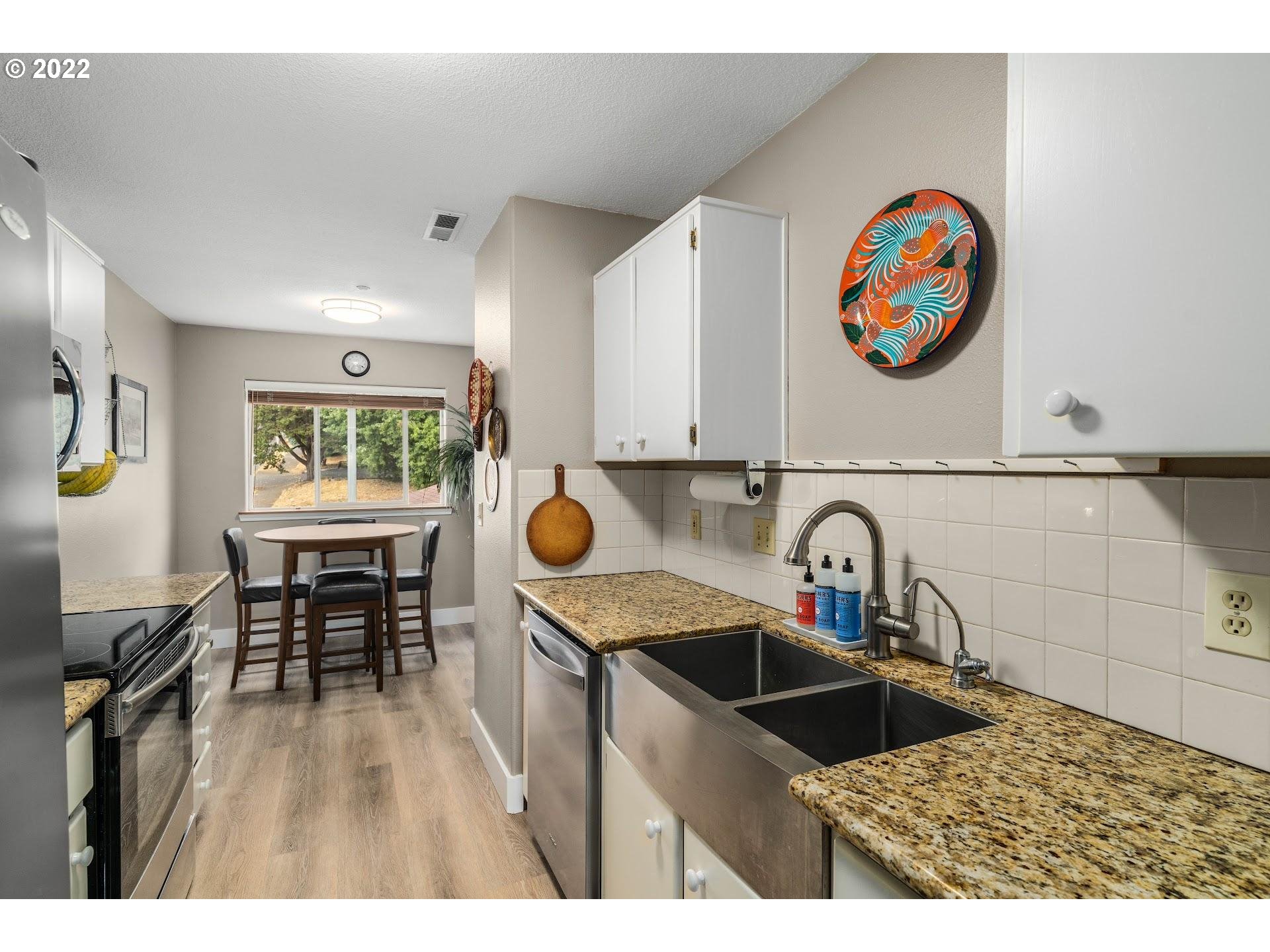 Photo #6: 22358172 Listing 