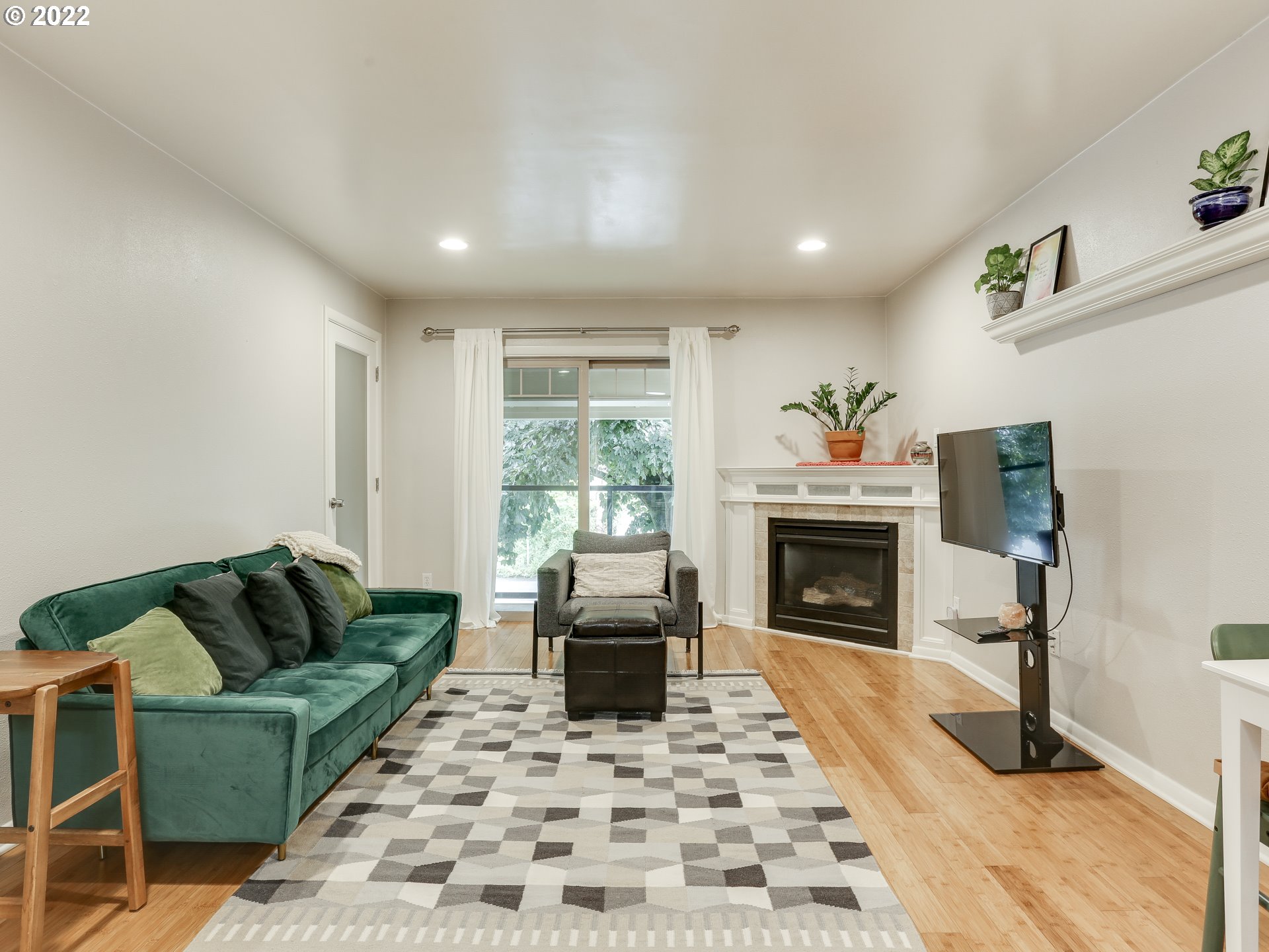 Photo #6: 22358830 Listing 