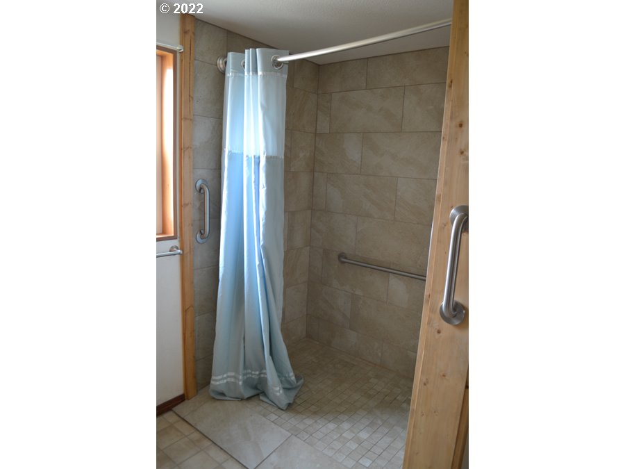Bathroom-Walk in Shower