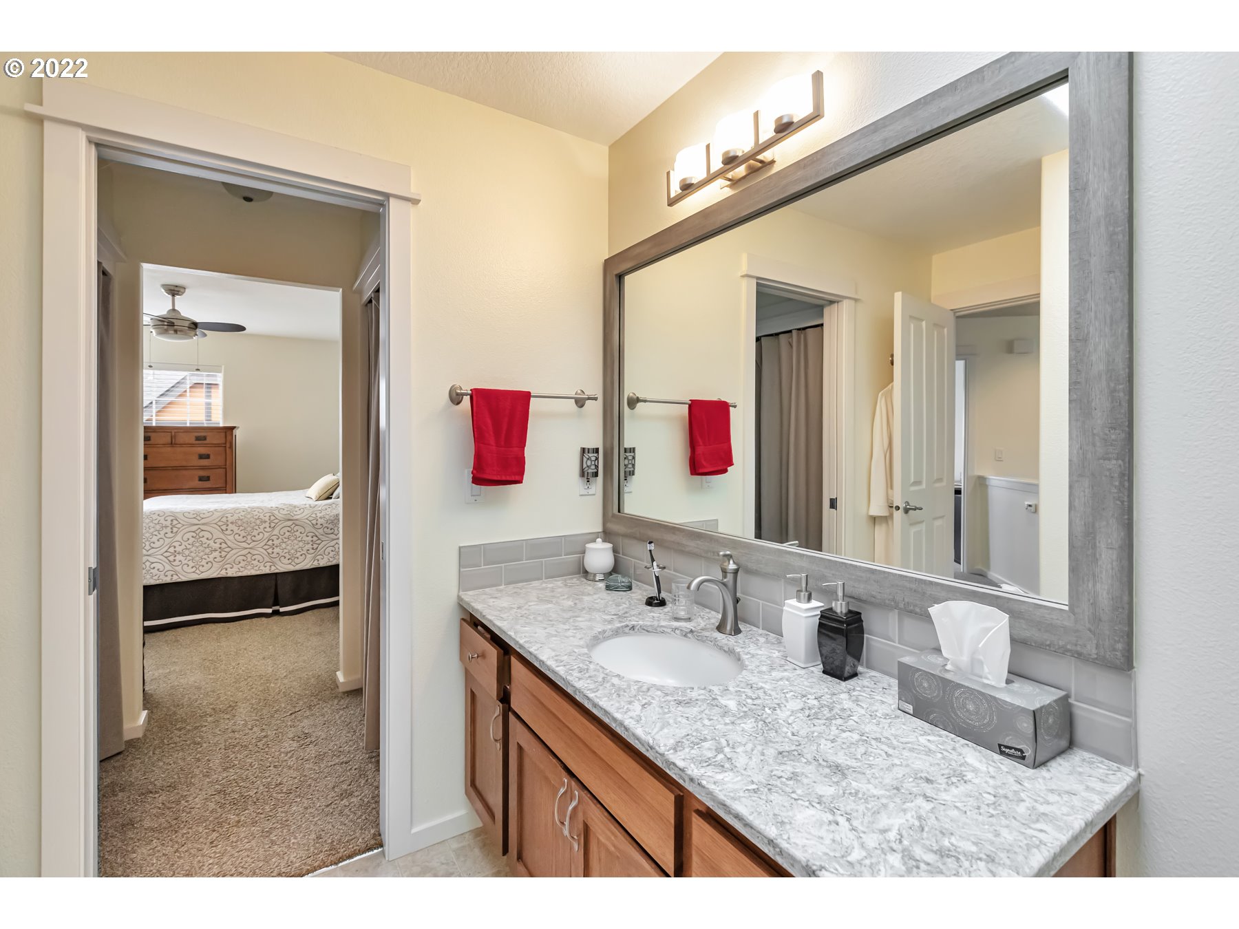 Photo #2: 22360573 Listing 