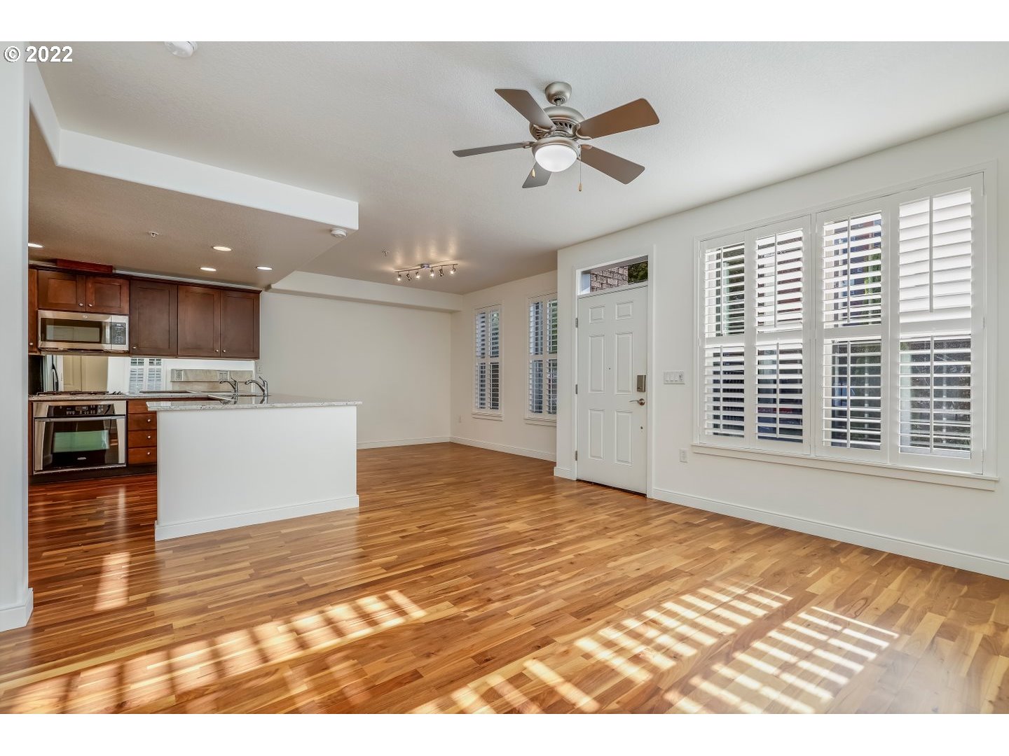 Photo #5: 22363954 Listing 