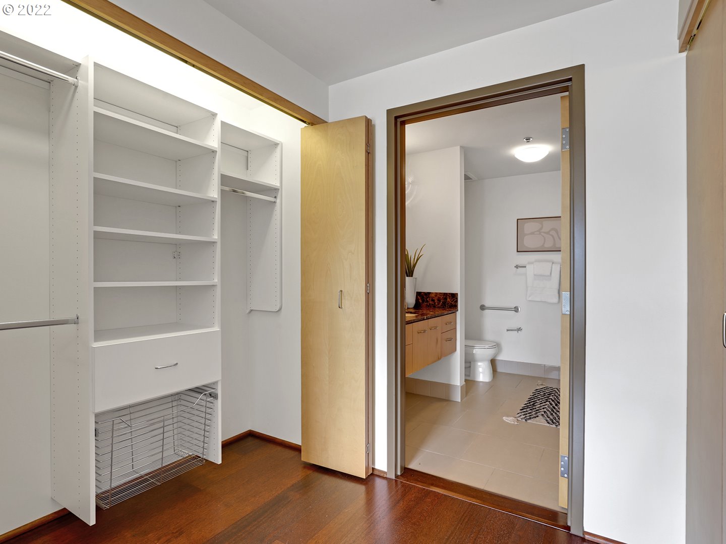 Photo #2: 22366115 Listing 