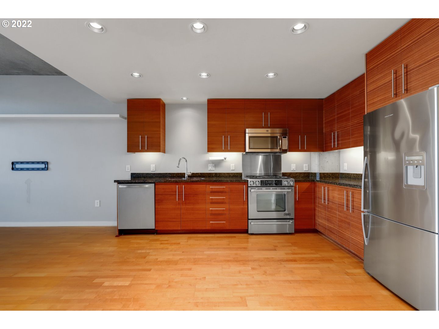 Photo #6: 22366281 Listing 