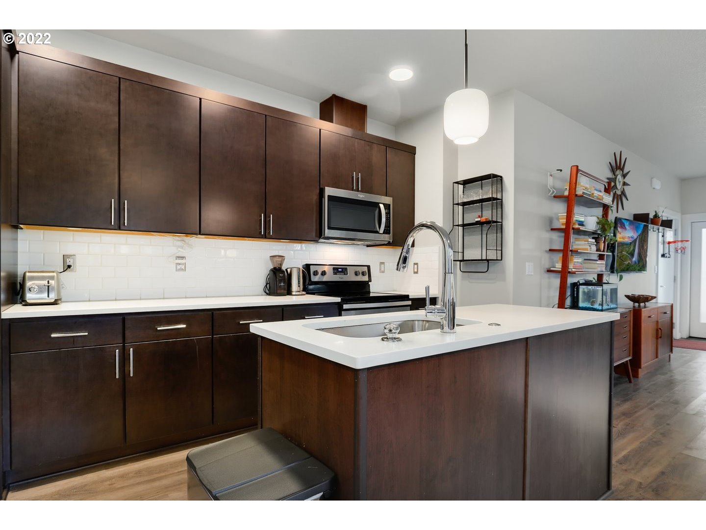 Photo #6: 22367665 Listing 