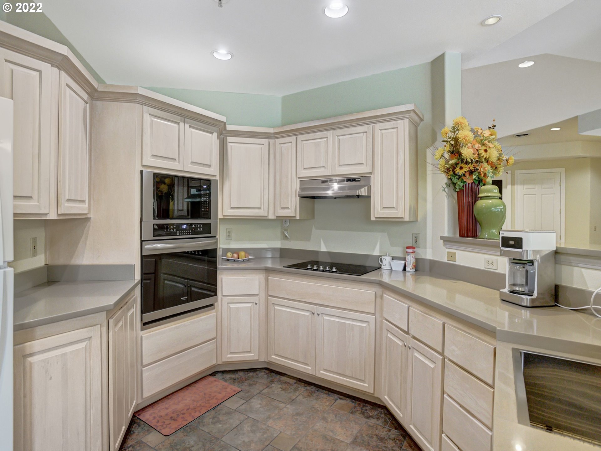 Photo #3: 22369216 Listing 