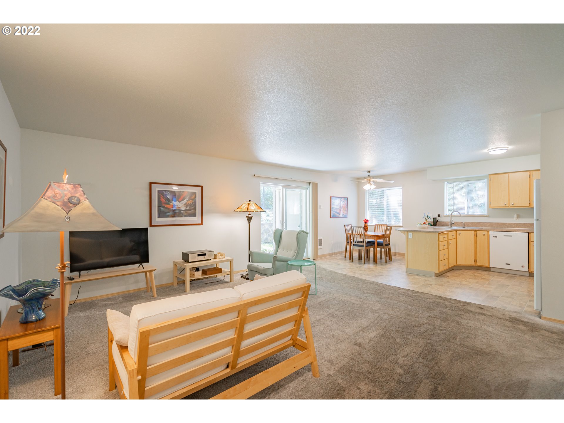 Photo #5: 22370059 Listing 