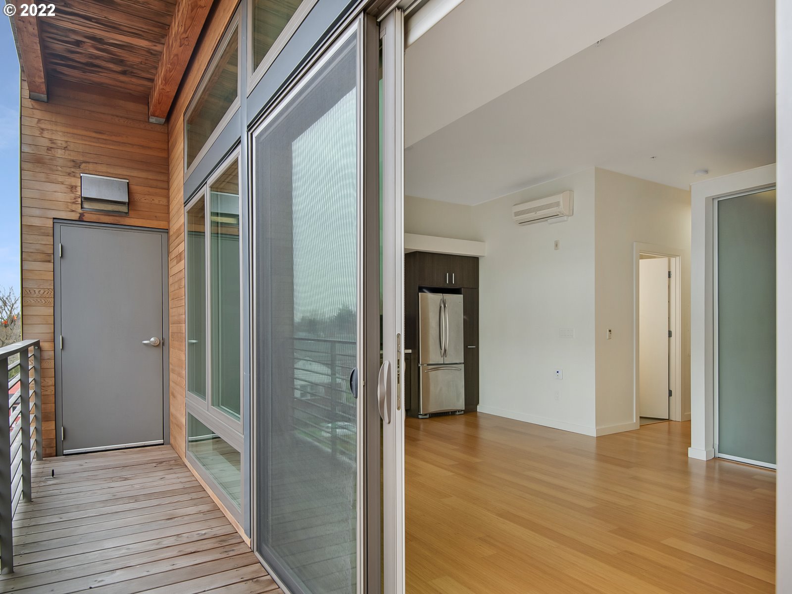 Photo #6: 22371469 Listing 