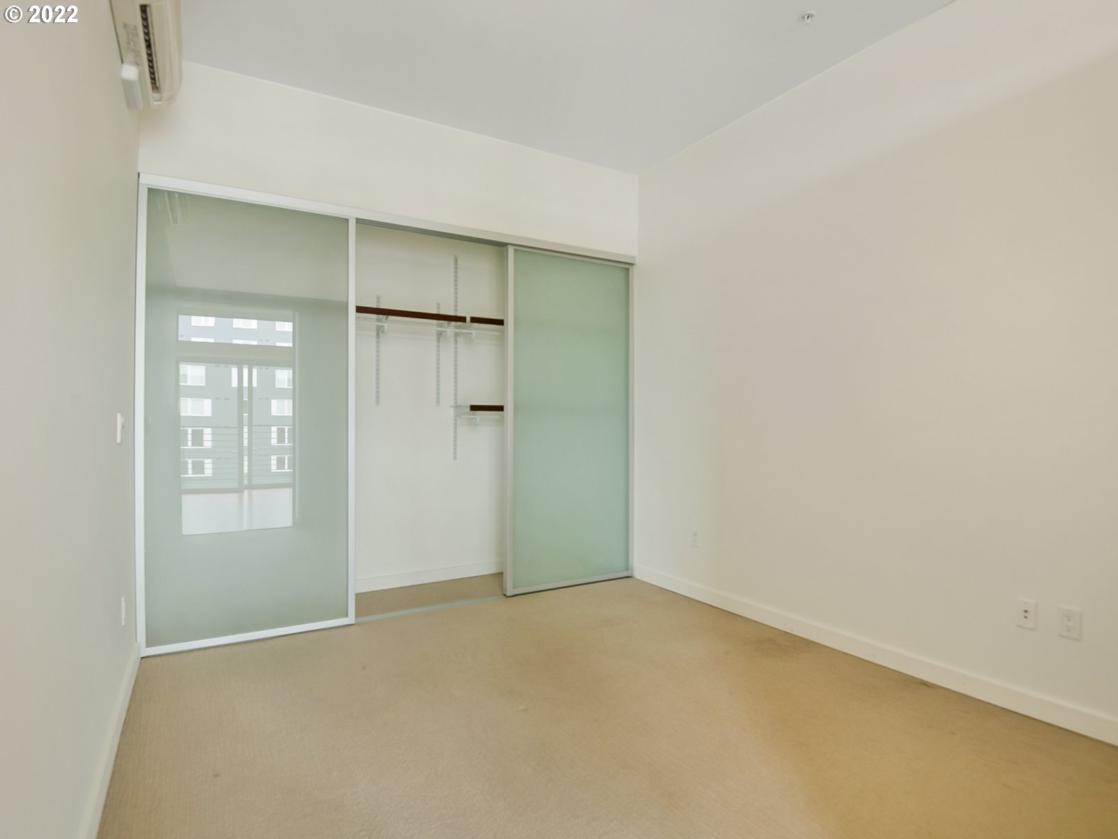 Photo #2: 22371469 Listing 