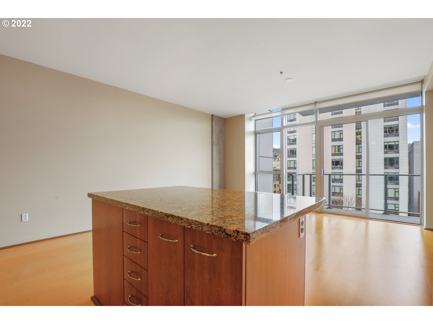 Photo #4: 22371990 Listing 