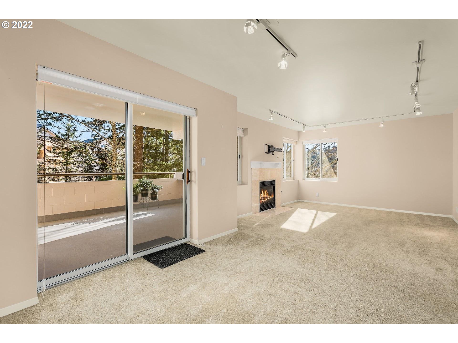 Photo #6: 22372329 Listing 