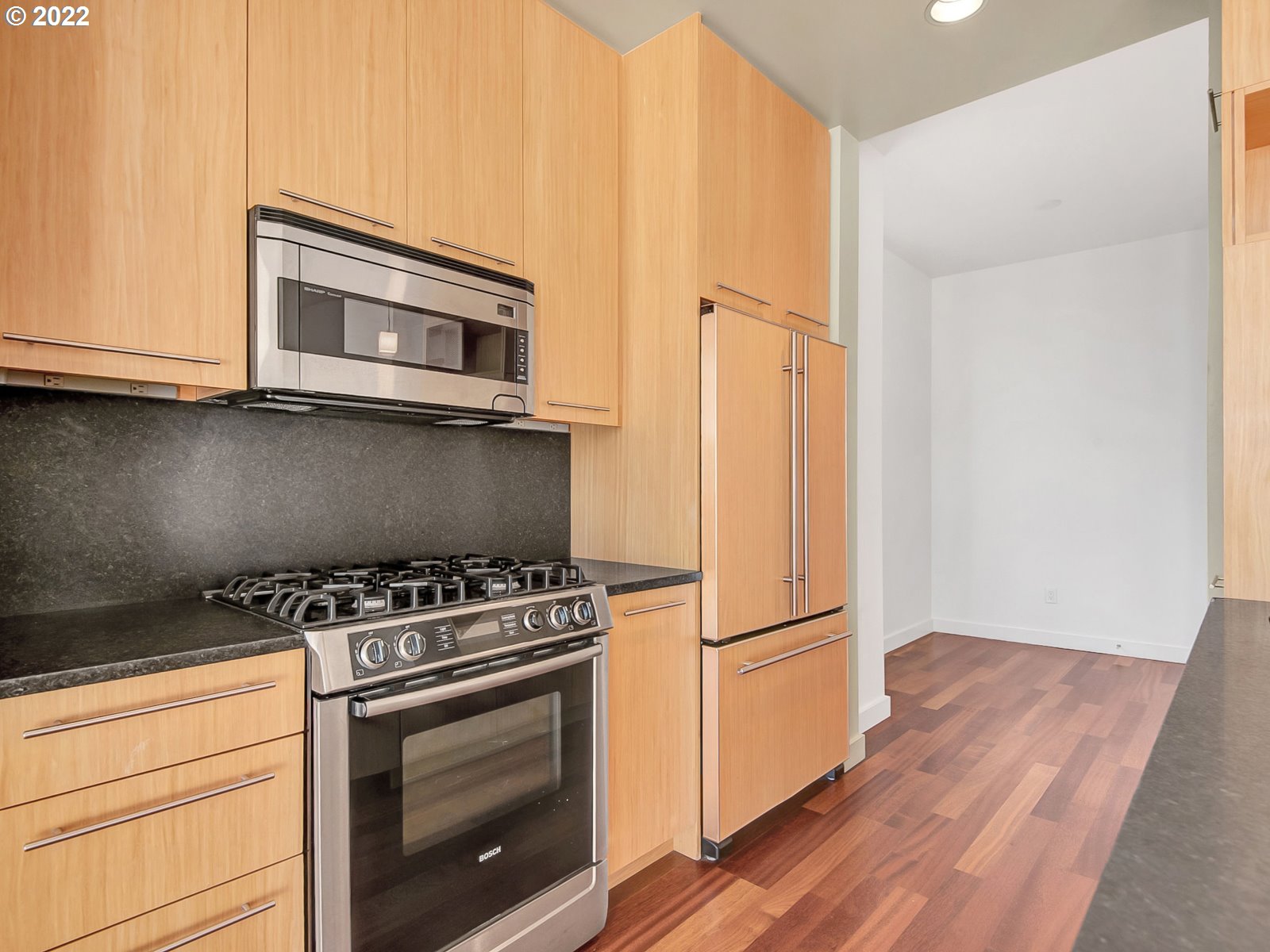 Photo #5: 22372476 Listing 