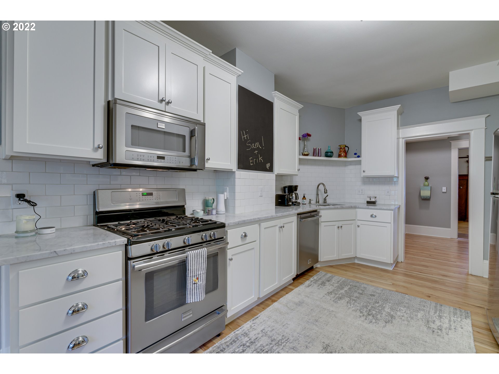 Photo #5: 22376122 Listing 