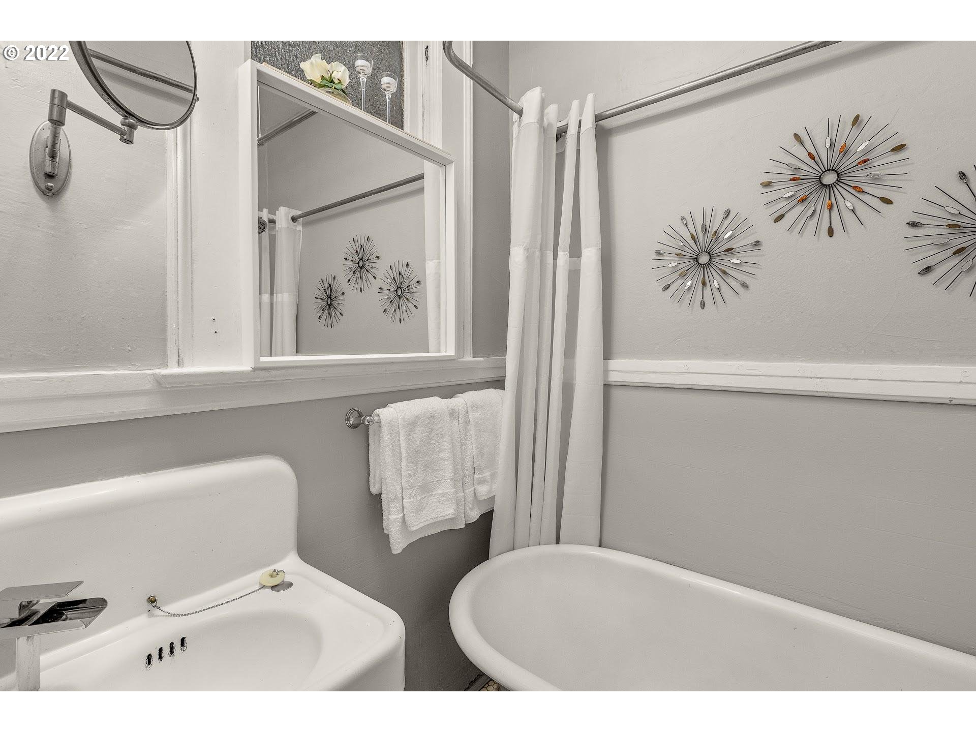 Photo #6: 22376375 Listing 